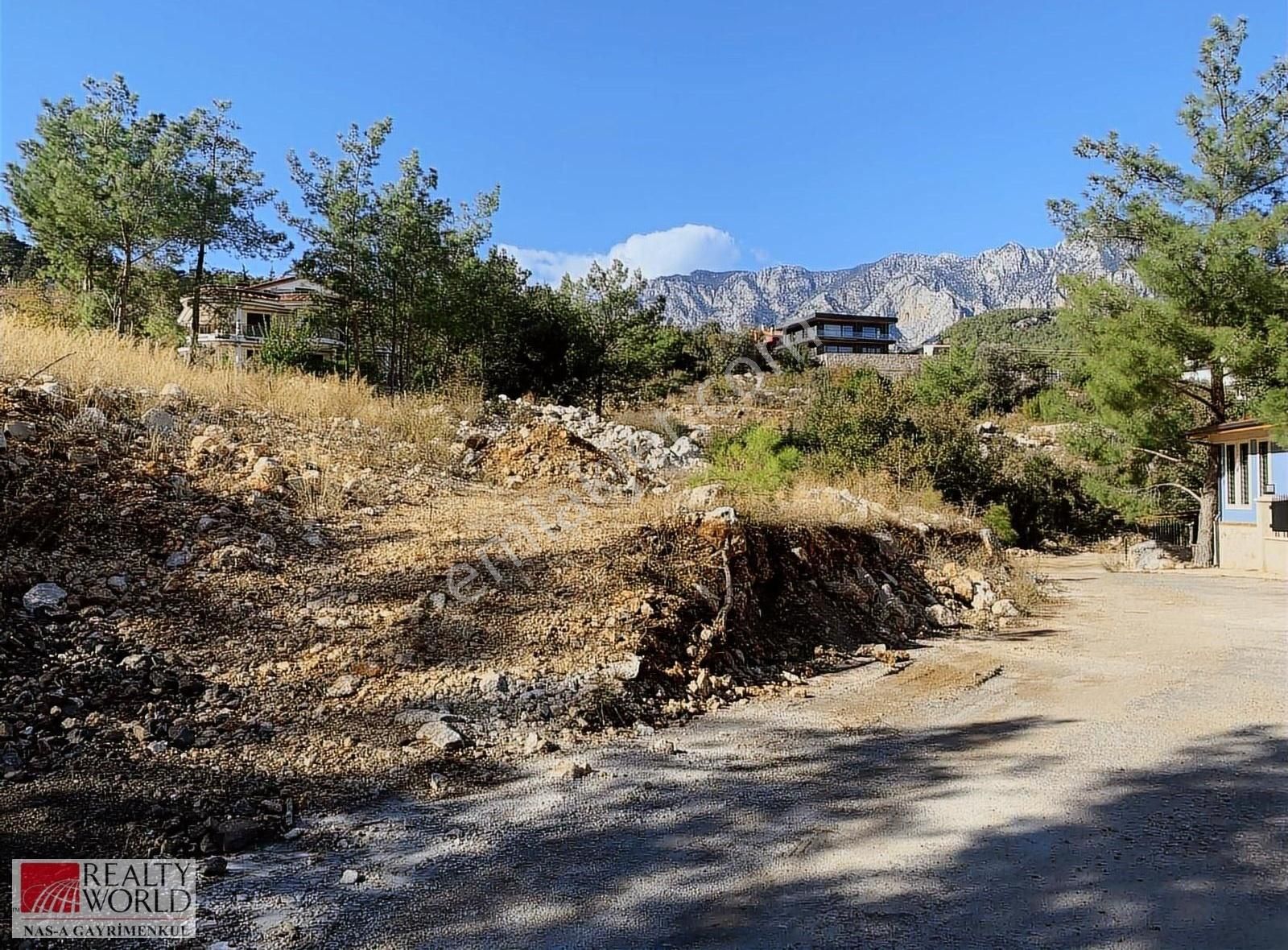 Konyaaltı Hisarçandır Satılık Villa İmarlı Hisarçandır da 3 parsel imarlı arsa