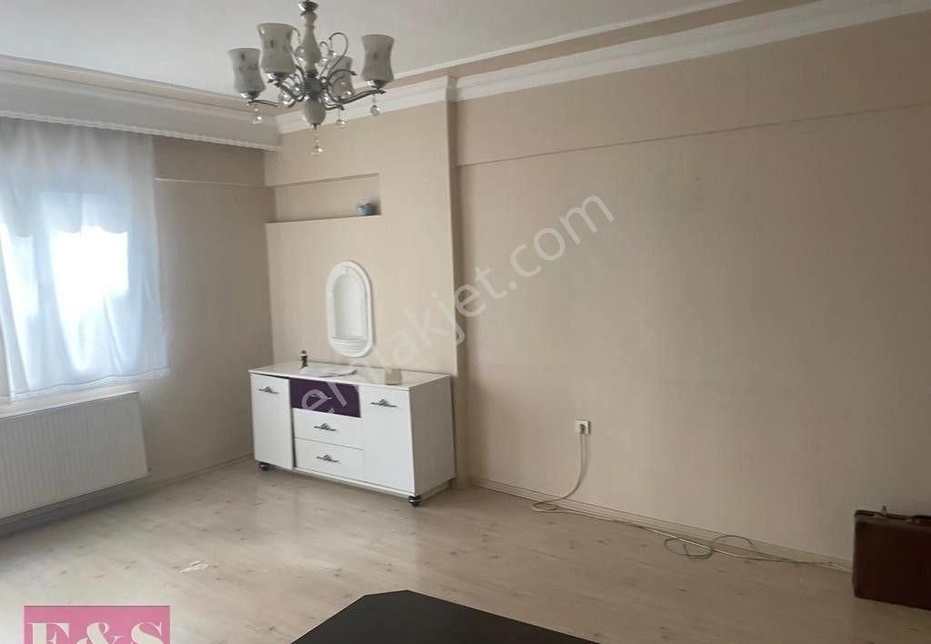 Avcılar Ambarlı Satılık Daire E S GAYRİMENKUL  AMBARLI  MAH.'DE   150m²  SATILIK  DAİRE