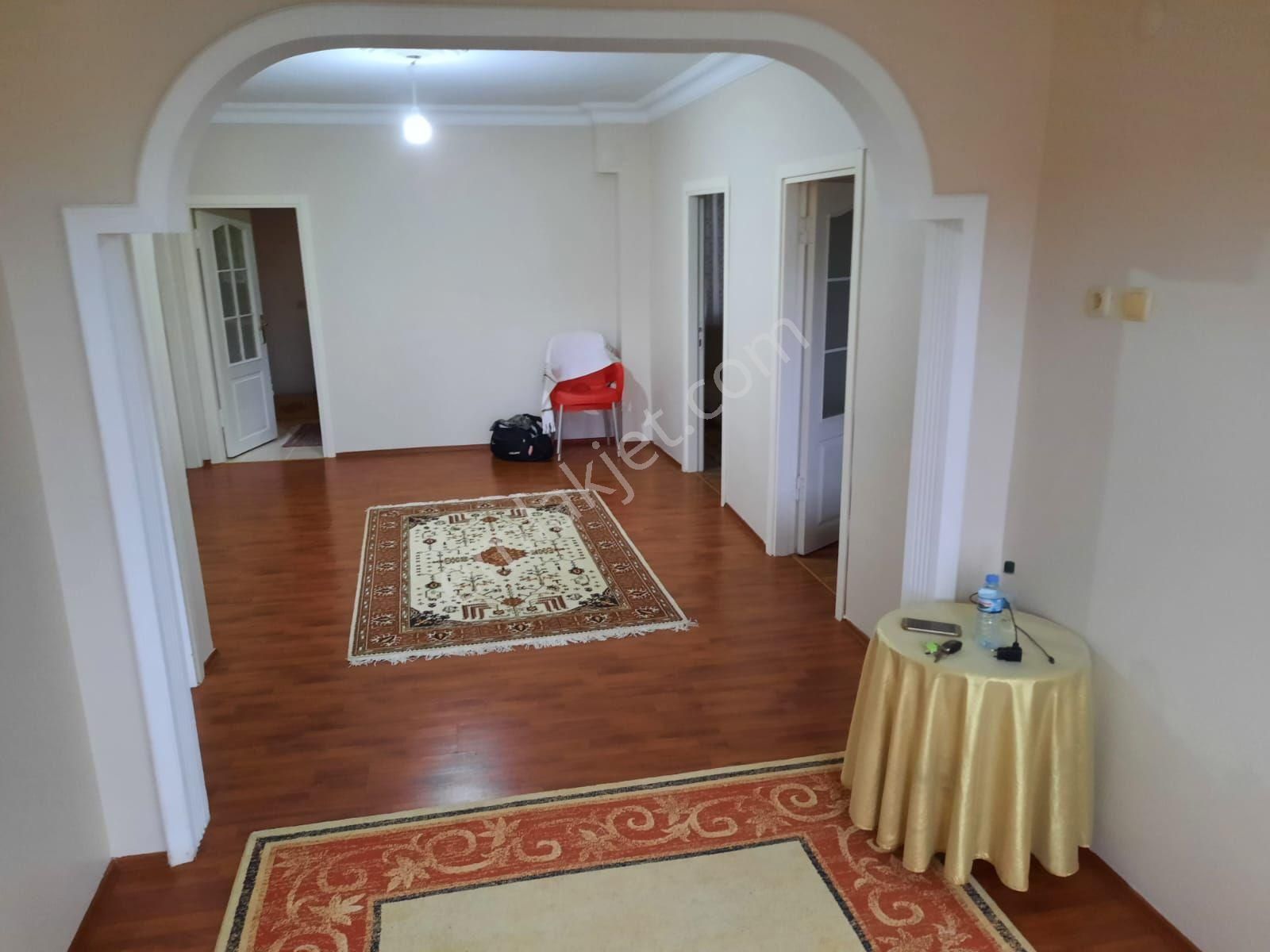 Satılık Beykoz Goksuda 2 Katlı Müstakil Bahçeli Ev - Görsel 15