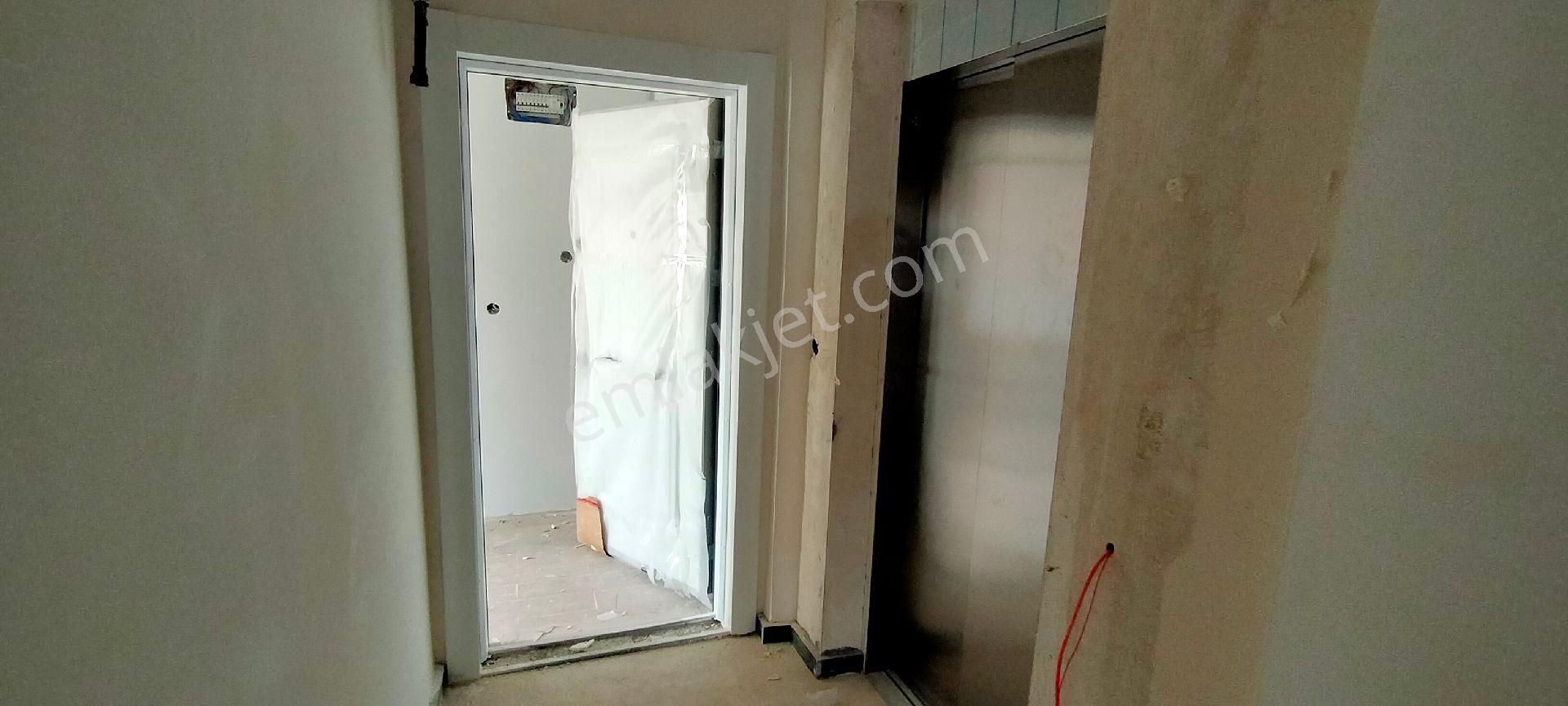 Sancaktepe Satılık 2+1 2.kat 80m² Sıfır Asansörlü
