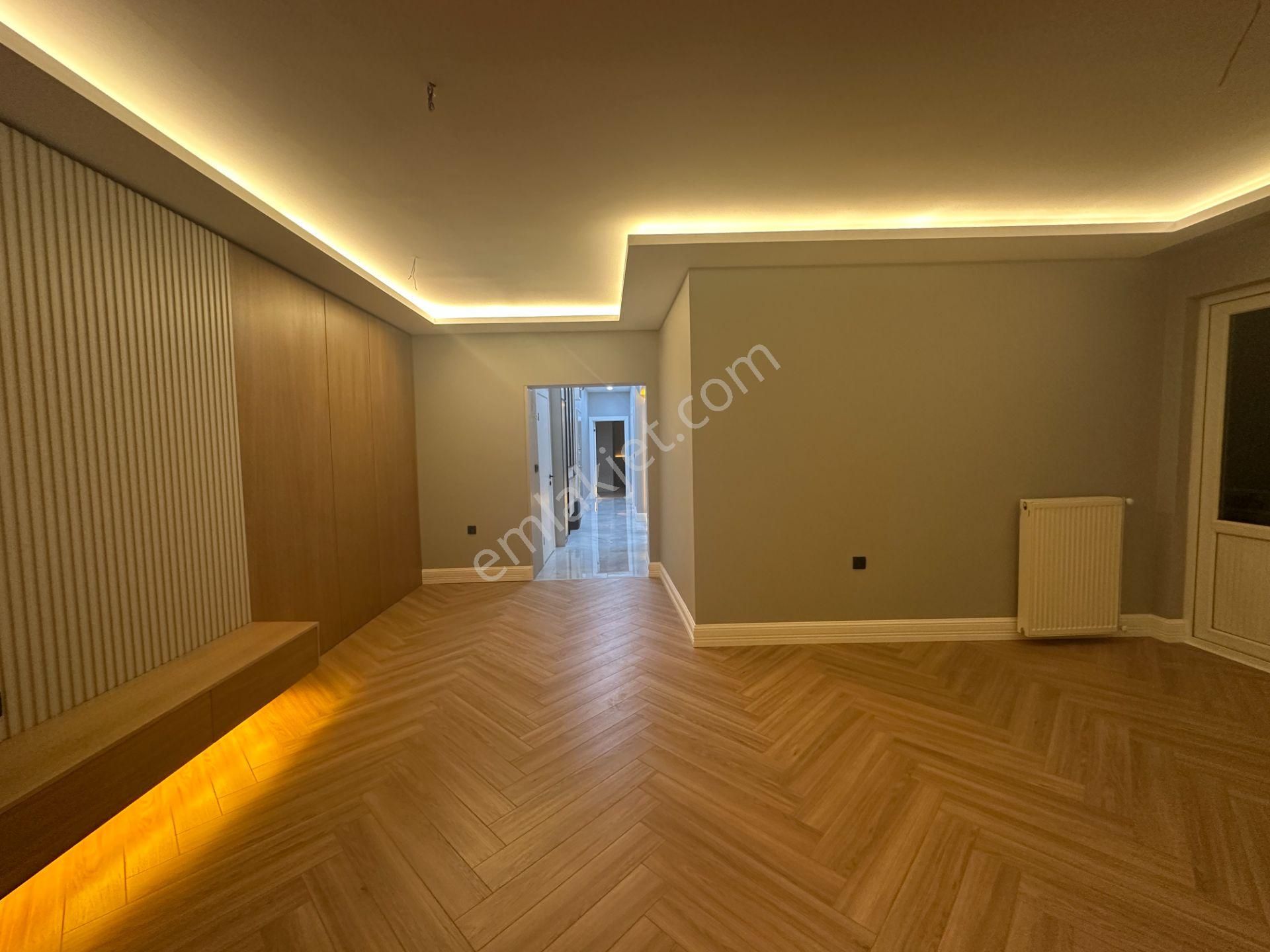 Çankaya Ayrancı Satılık Daire  FIRSAT-Reşat Nuri Sokak'ta 3+1-115m²-3.Kat-Ön Güney Cephe-Boş