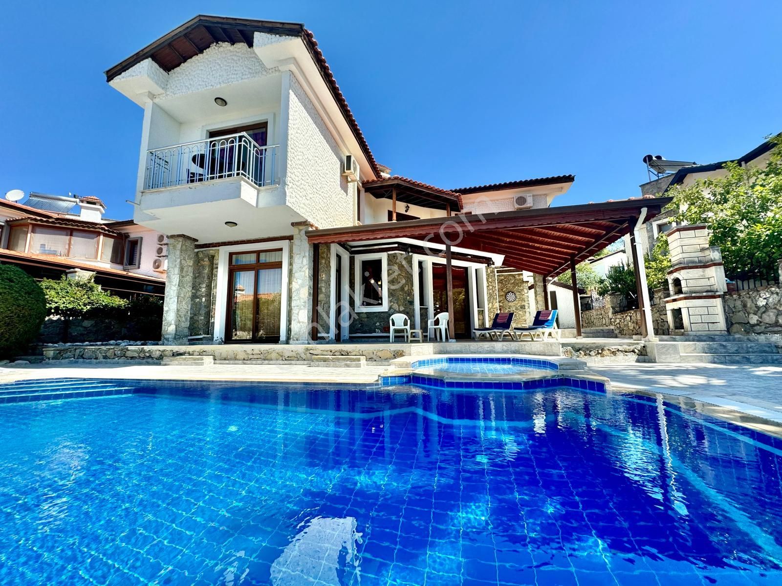 Seydikemer Gerişburnu Satılık Villa  SEYDİKEMER GERİŞBURNUNDA MÜSTAKİL VİLLA