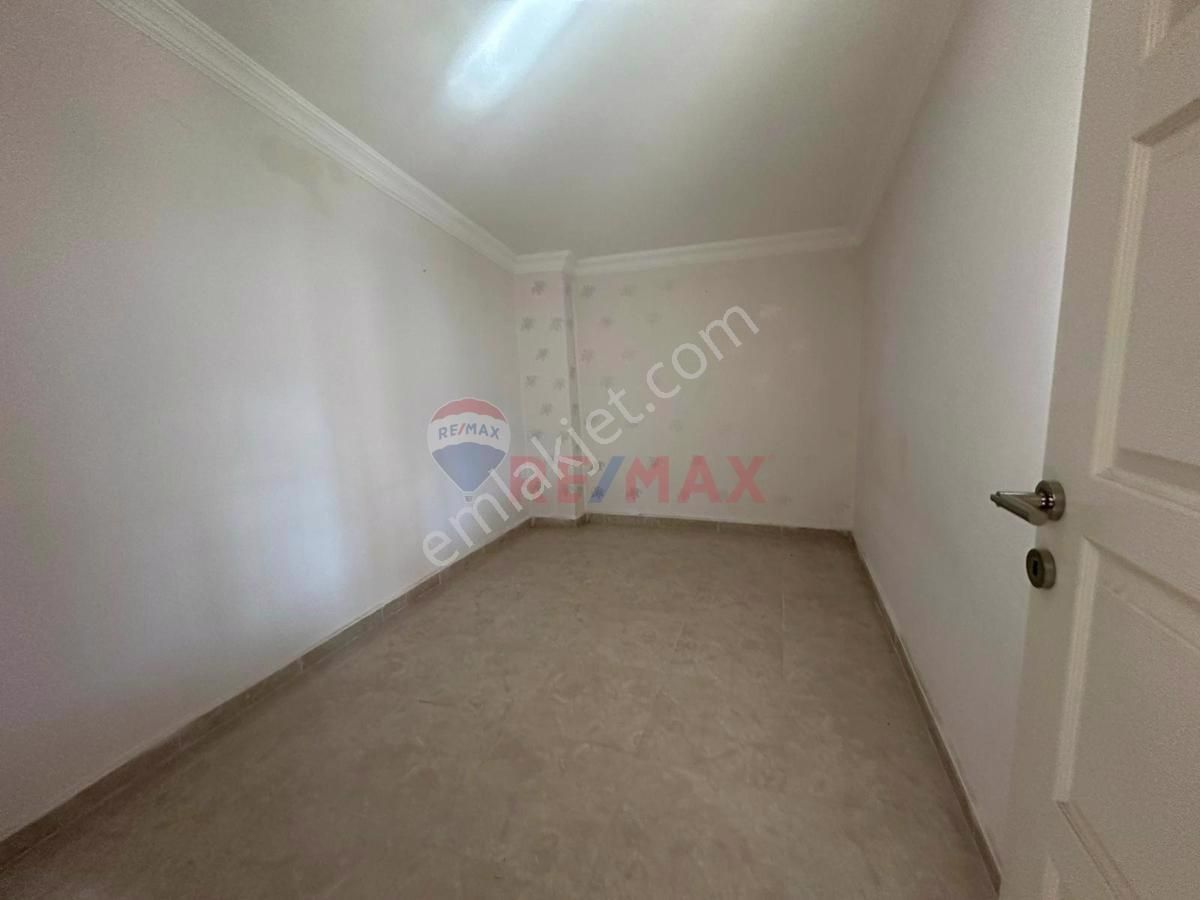 Remax Cool 2'den Merkezi Lokasyonda 4+1 Villa - Görsel 27