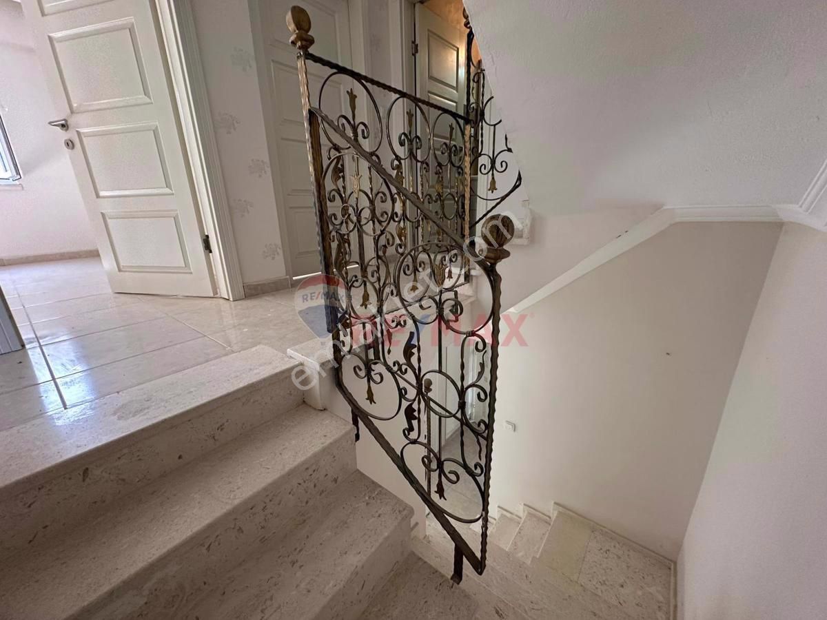 Remax Cool 2'den Merkezi Lokasyonda 4+1 Villa - Görsel 18