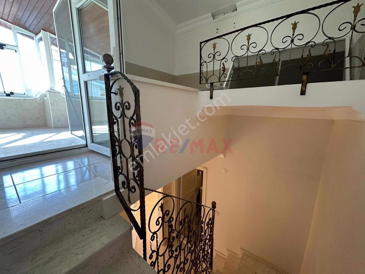 Remax Cool 2'den Merkezi Lokasyonda 4+1 Villa - Görsel 21