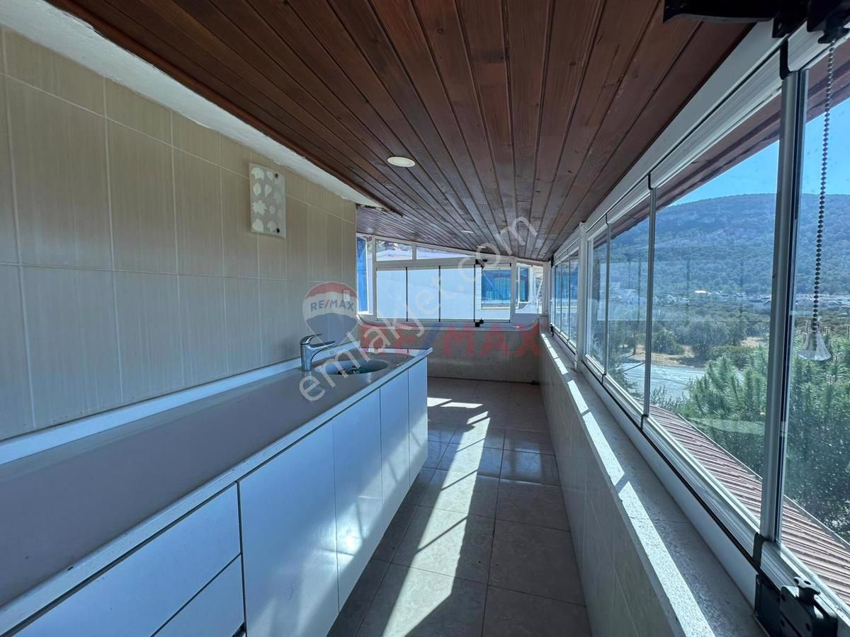 Remax Cool 2'den Merkezi Lokasyonda 4+1 Villa - Görsel 23