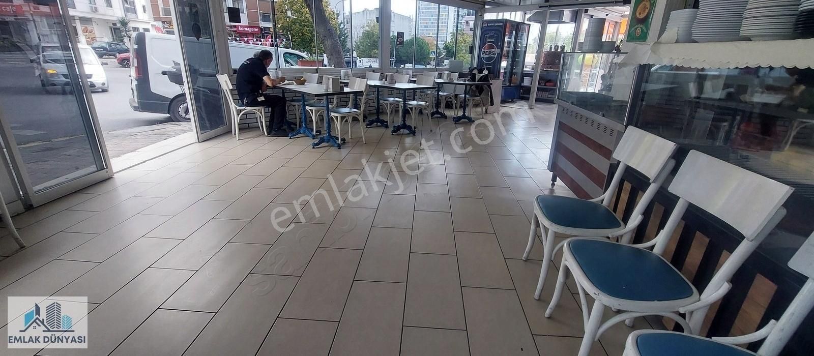 İstanbul Maltepe Devren Restaurant EMLAK DÜNYASI 190 M2 NET DEVREN KİRALIK RESTAURANT