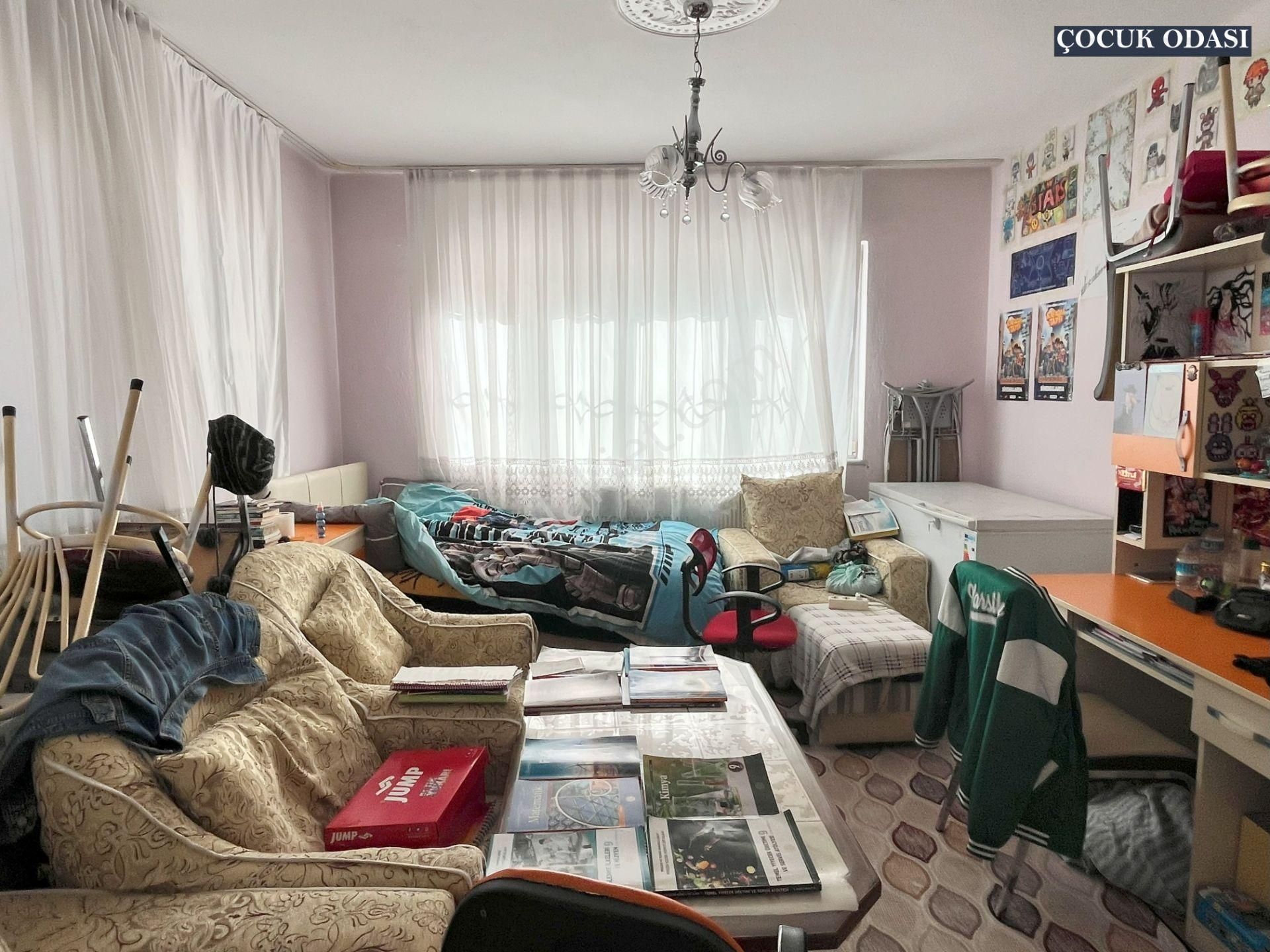 Uşak Merkez Cumhuriyet Satılık Daire     VALİ KONAĞININ YANINDA SATILIK 3+1 DAİRE