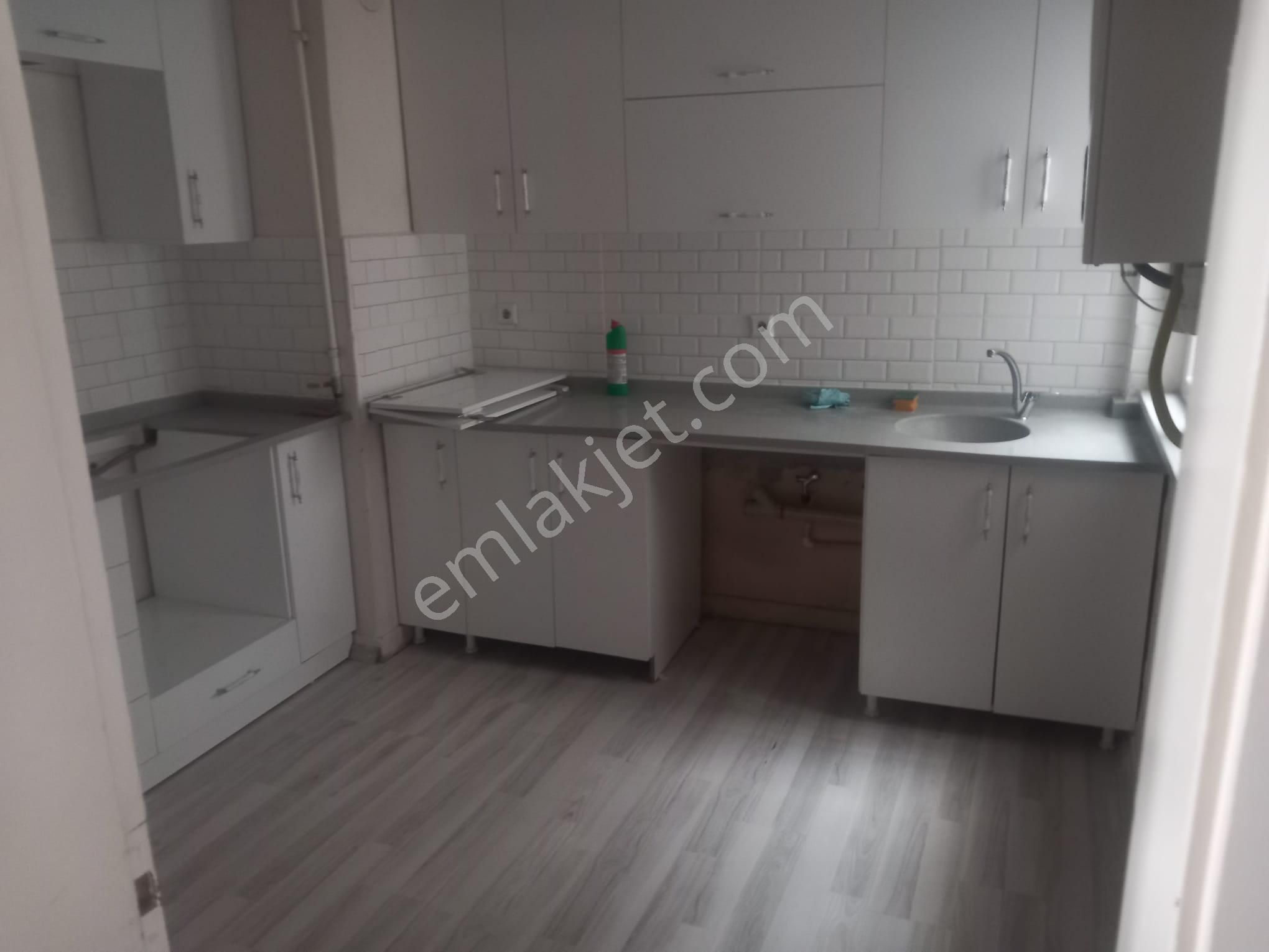 Sivas Merkez Mehmetpaşa Kiralık Daire Esay Emlaktan Sivas Çarşı Merkezi Konumda Kiralık Eşyalı Dogalgaz Kombili 2+1 Daire