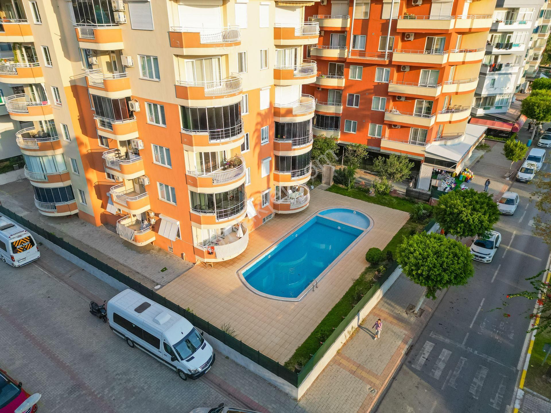 Alanya Mahmutlar Satılık Daire  ALANYA MAHMUTLAR 2+1 110M2 EŞYALI HAVUZLU DAİRE