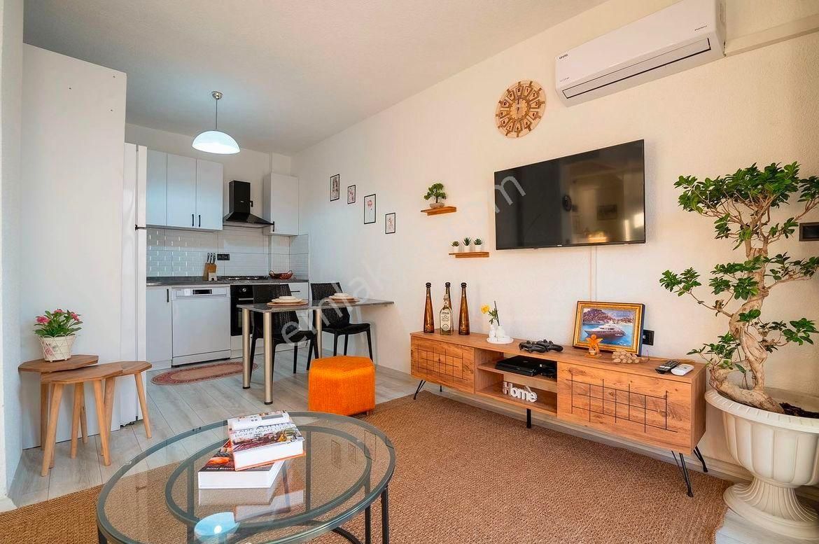 Marmaris Tepe Kiralık Daire  Kalede KİRALIK Lüks Eşyalı 1+1 Daire