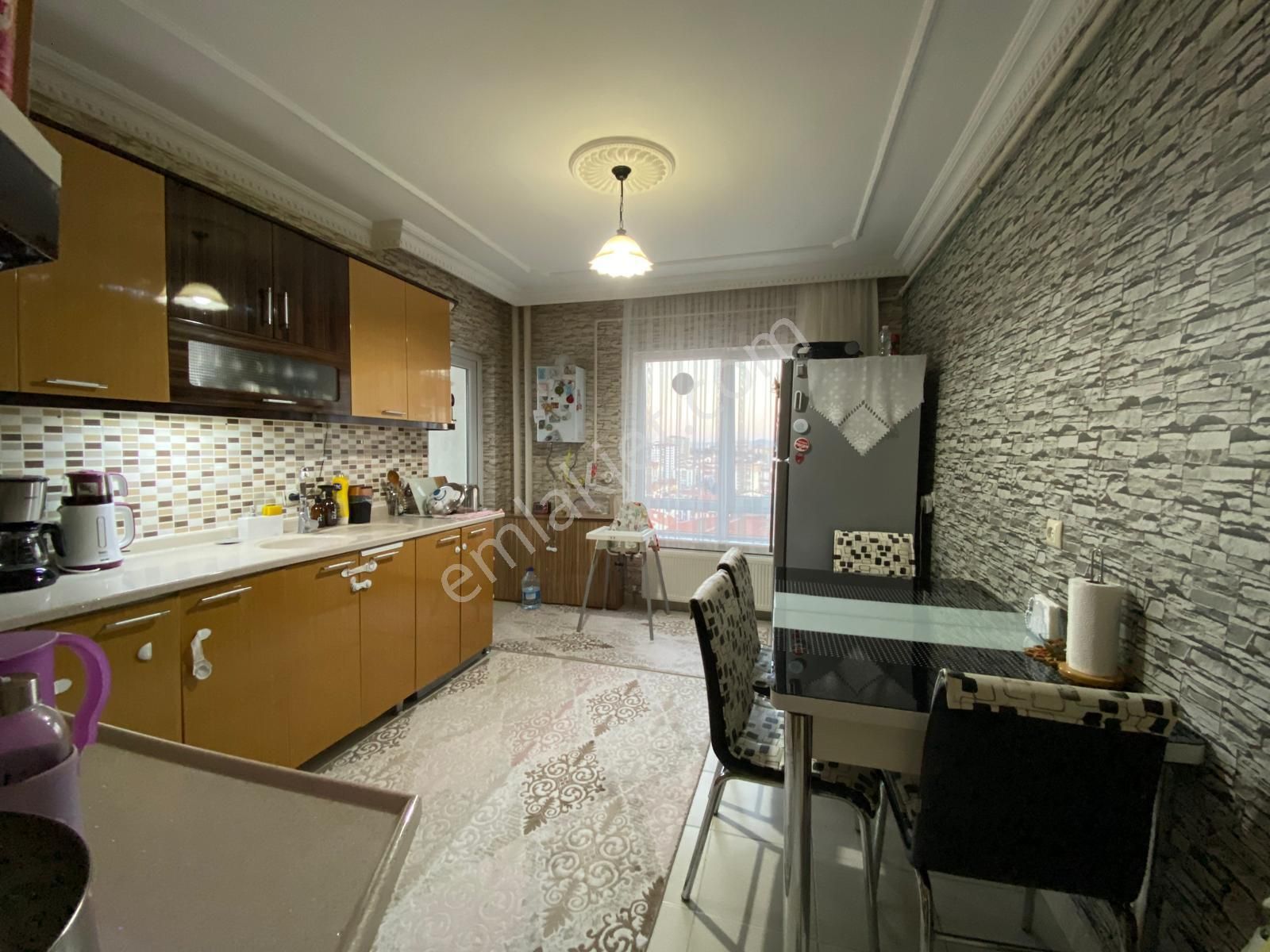 Pursaklar Merkez Satılık Daire Kalecik Emlaktan Merkezde Kaçırmayacak Fırsat 3+1140m² Güney Cepheli