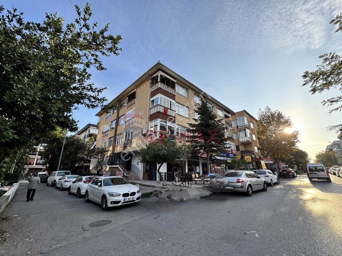 Maltepe Küçükyalı Satılık Daire KÜÇÜKYALI MEKTEP CADDESİ ÜZERİYATIRIM İÇİN UYGUN 3+1 DAİRE