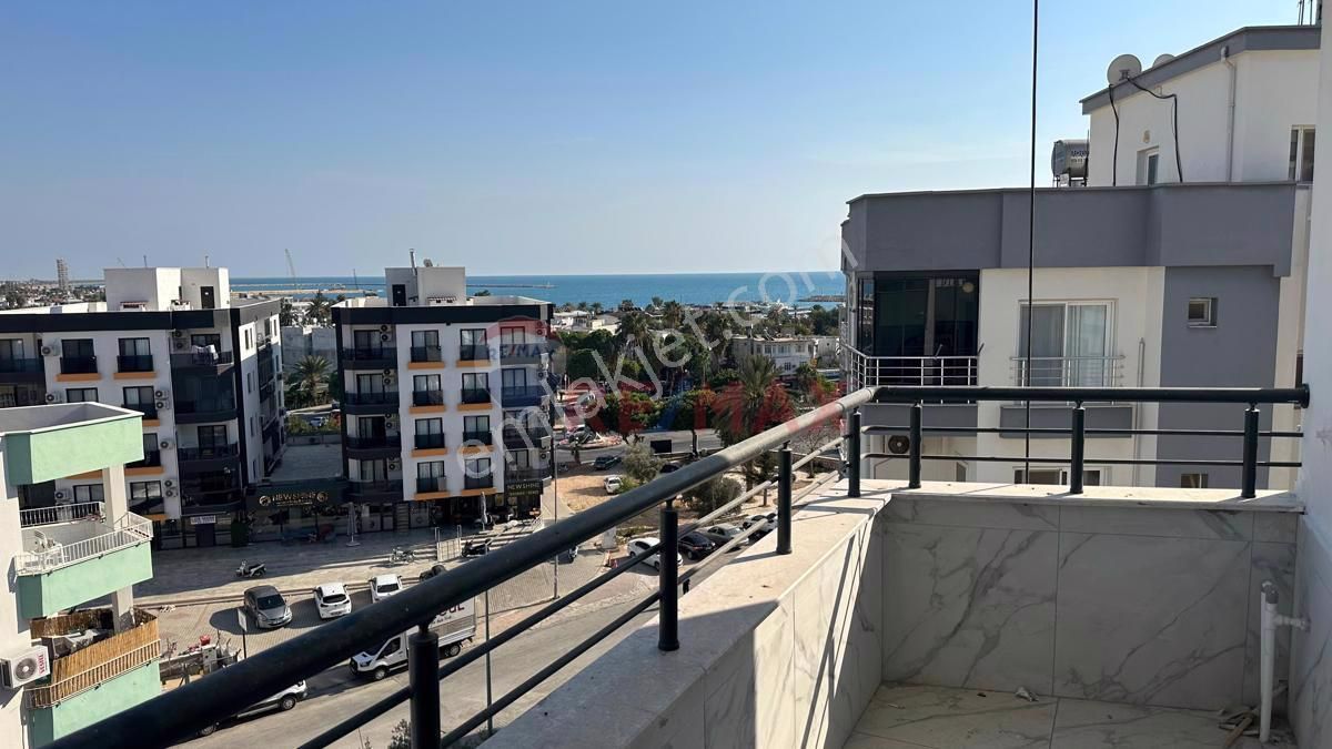 Silifke Taşucu Satılık Daire REMAX TROPİK'TEN TAŞUCU MERKEZ' DE İSKELE MANZARALI SIFIR 2+1 DAİRE