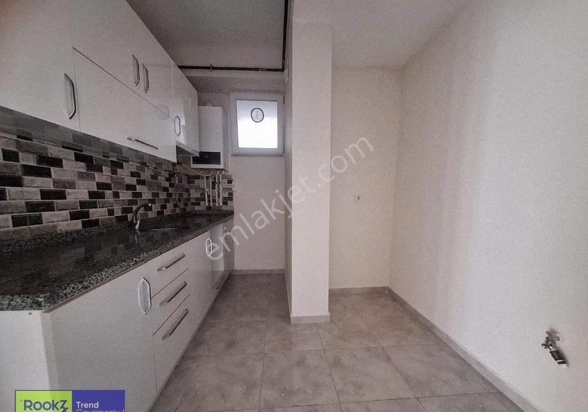 Çekmeköy Güngören Kiralık Daire Çekmeköy Taşdelen de 2+1 Boyalı-Temiz