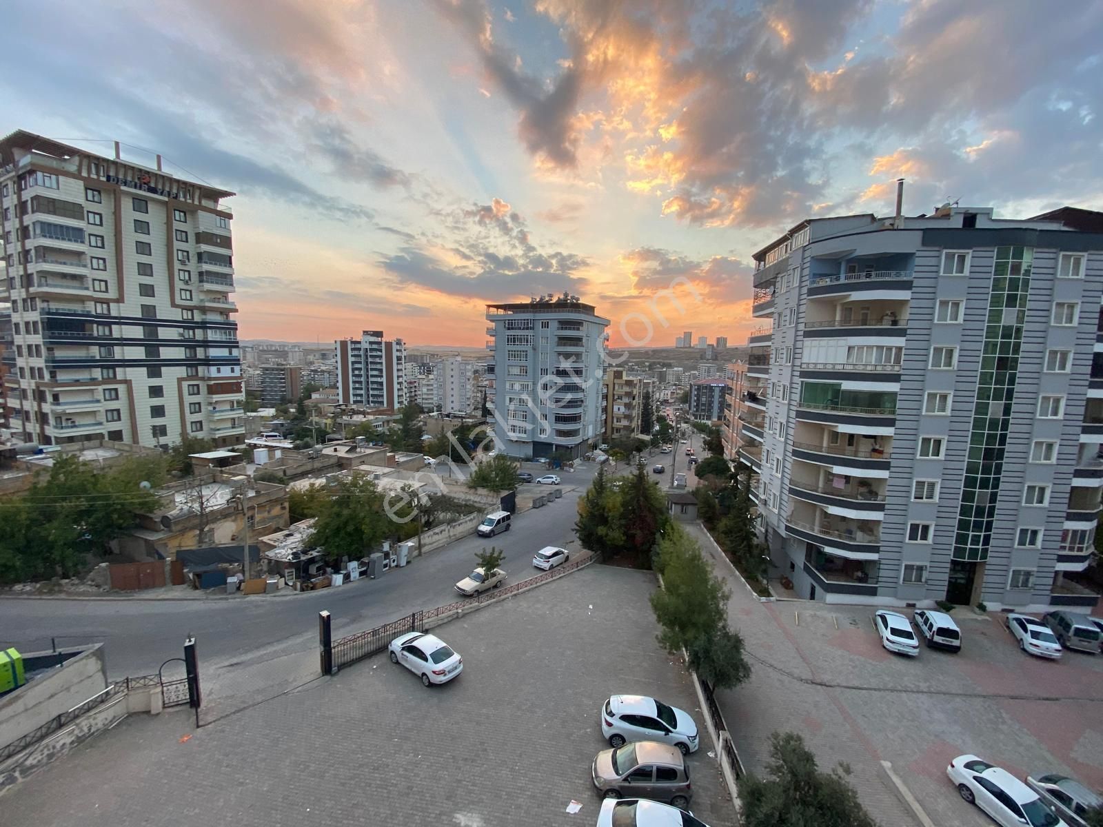 Karaköprü Akbayır Satılık Daire  WORLD İLKEVİM'DEN OSMANLI PASTANESİ ARKASI 3+1 SATILIK DAİRE