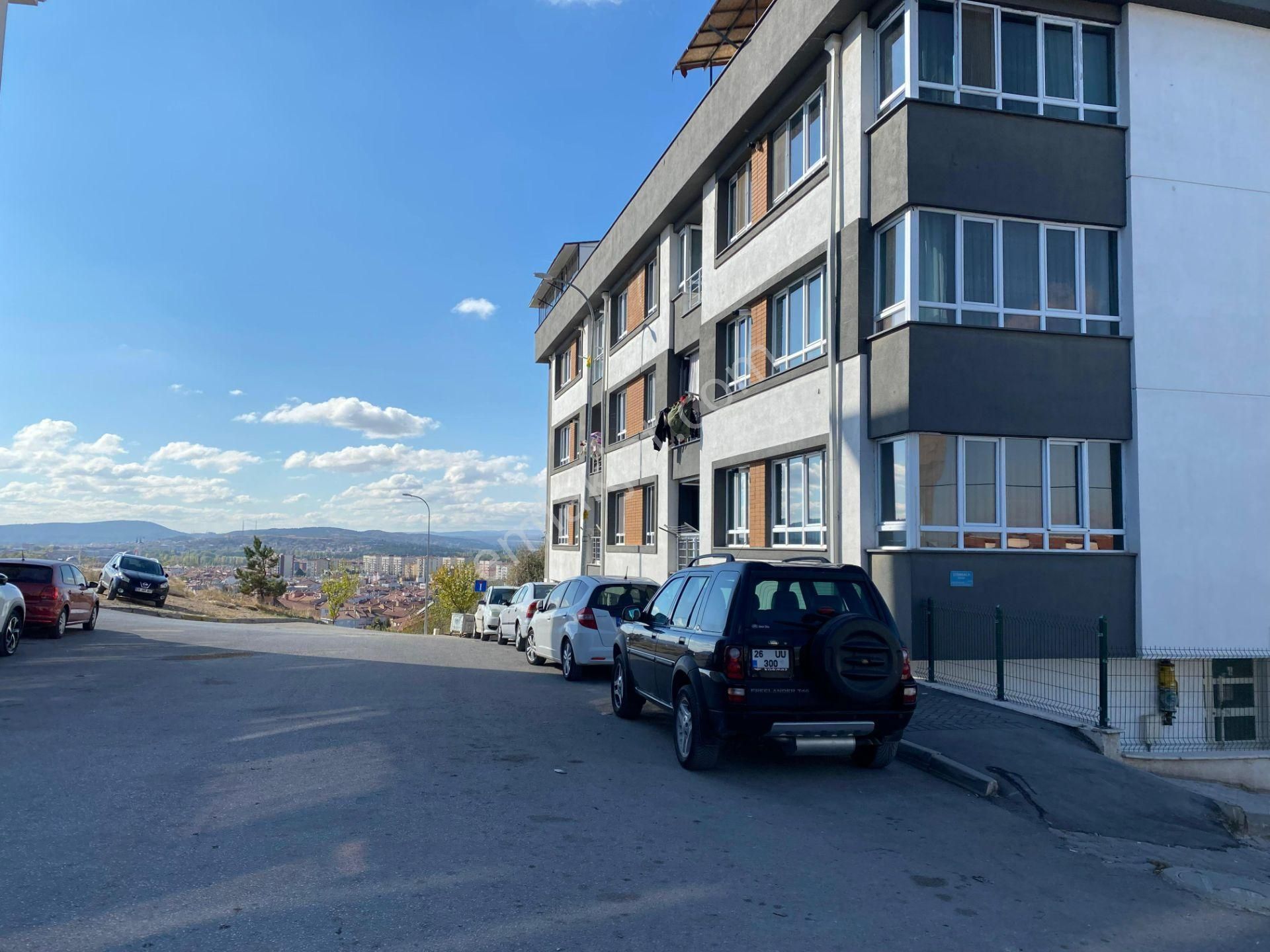 Odunpazarı Göztepe Satılık Daire  SD695-GÖZTEPE MAH 3+1 130M2 ASANSÖRLÜ SATILIK DAİRE