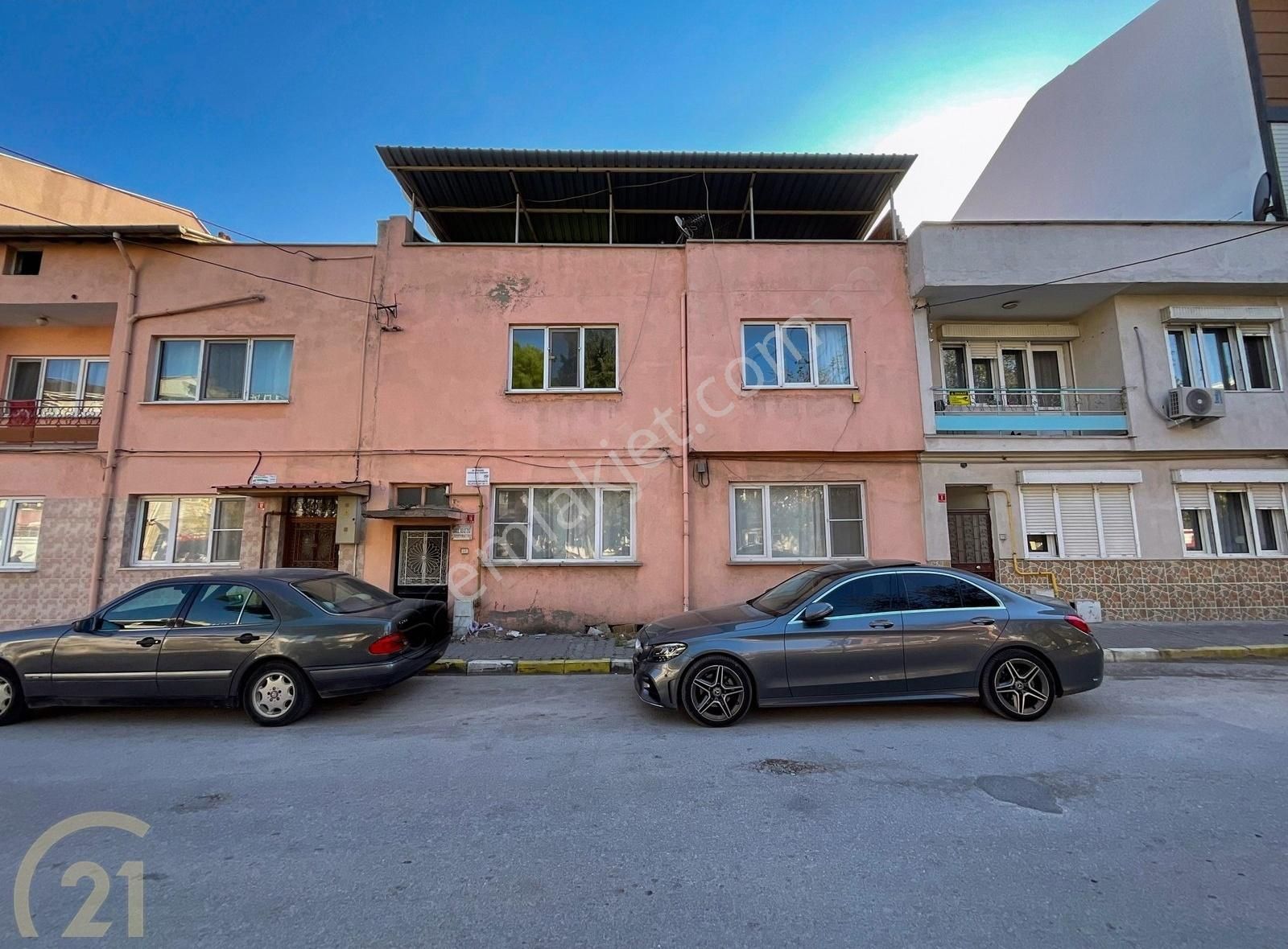 Altıeylül Gümüsçesme Satılık Bina CENTURY 21 LOCA GAYRİMENKUL'DEN KOMPLE SATILIK BİNA