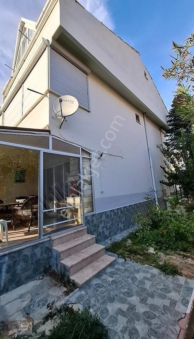 Erdek Sahil Satılık Villa ERDEK PRESTİJDEN ÇUĞRADA BAHÇELİ MASRAFSIZ TRİBLEX VİLLA