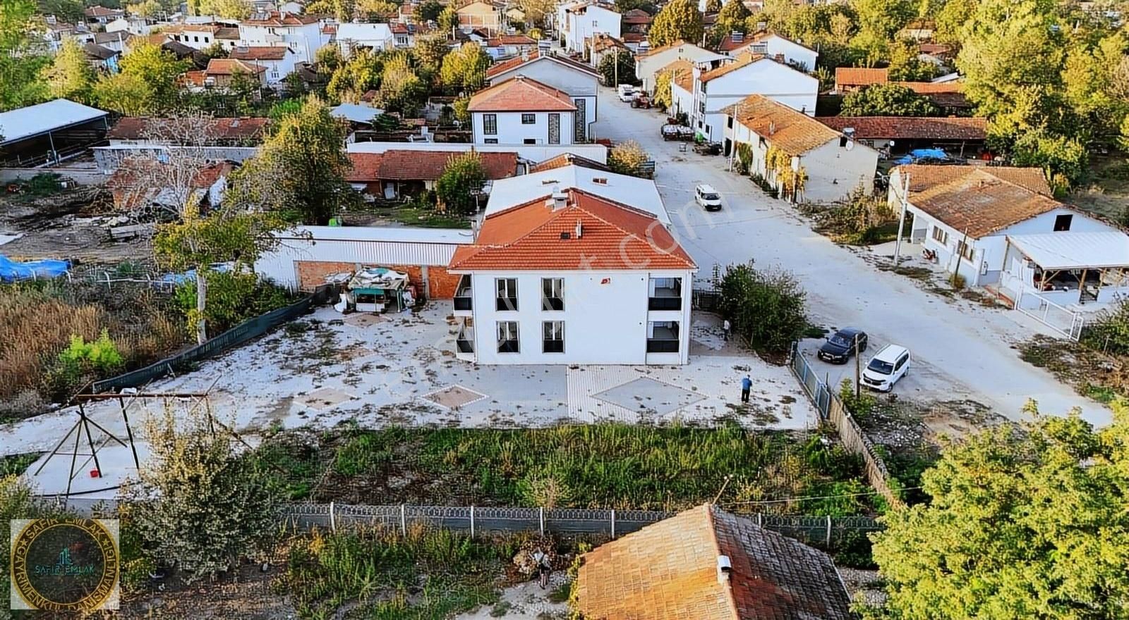 İnegöl Alibey Satılık Ticari İmarlı ALİBEY KÖYÜNDE SATILIK ÇİFTLİK RUHSATLI YATIRIMLIK ARSA