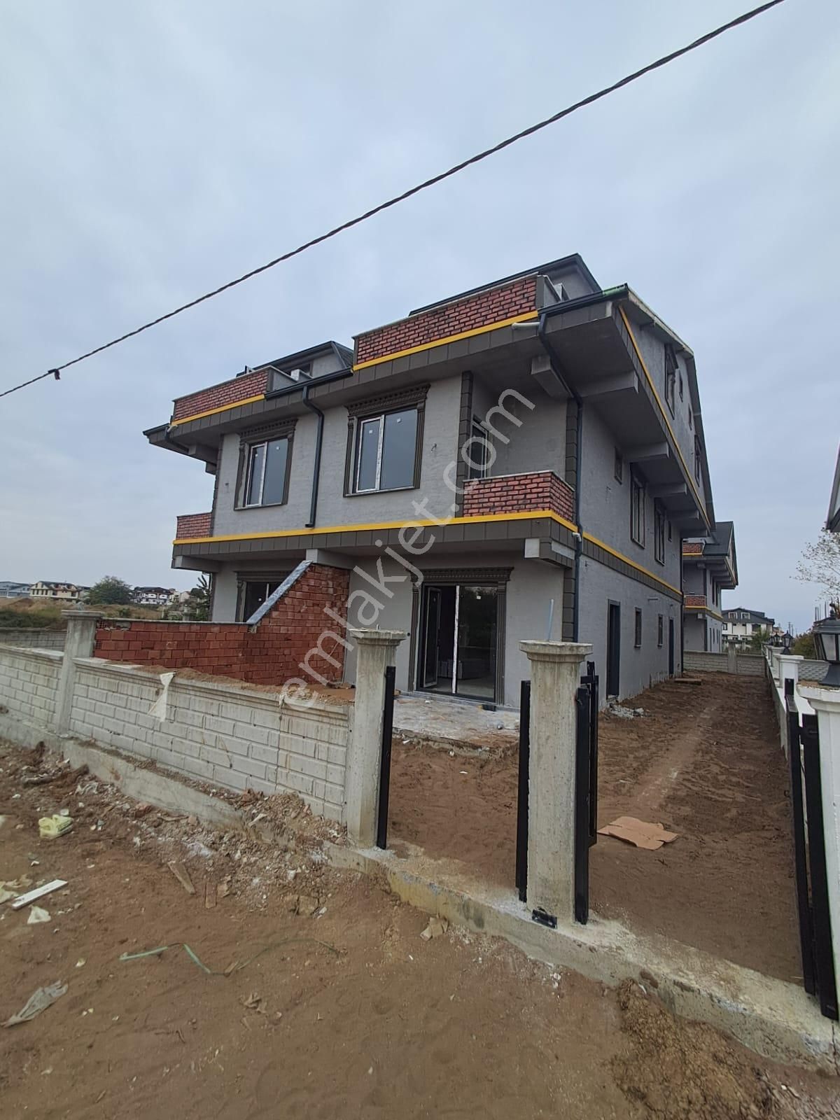 Kocaali Yalı Satılık Villa  SAKARYA KOCAALİ DE FIRSATTTTTTT  !! 1 MİLYON PEŞİNATLA VİLLANIZ OLSUN 