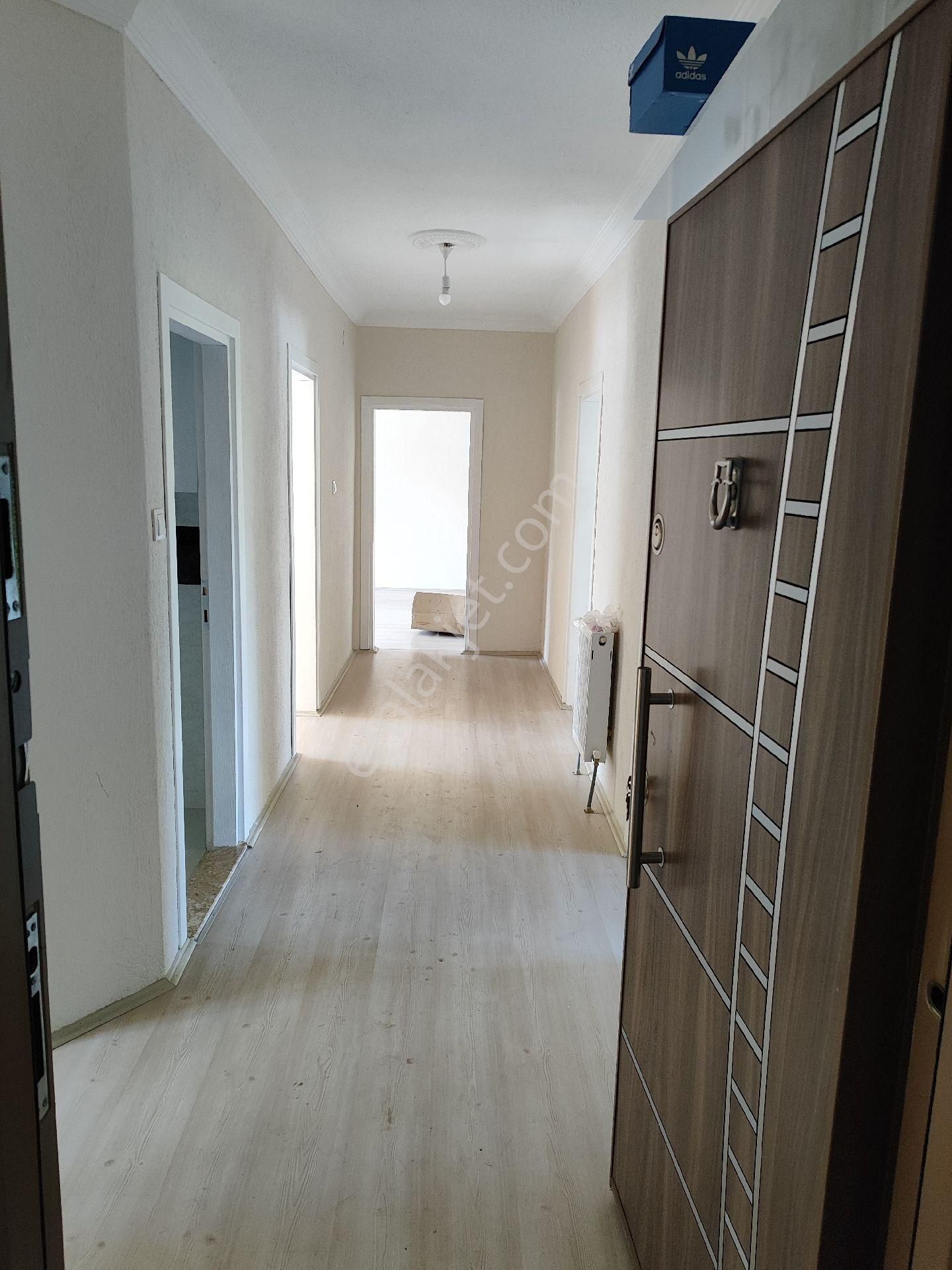 Seydişehir Yeni Cami Kiralık Daire Ara Kat 3+1 Geniş Daire