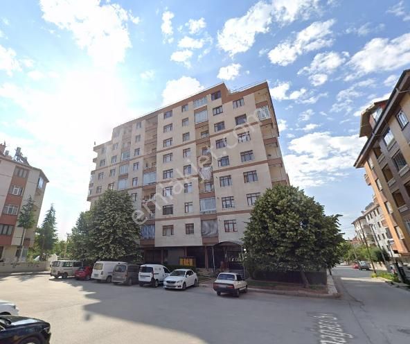 Selçuklu Mehmet Akif Satılık Daire  ÖZALKENT HADİMİ CADDESİ 3+1 ARAKAT BAKIMLI DAİRE