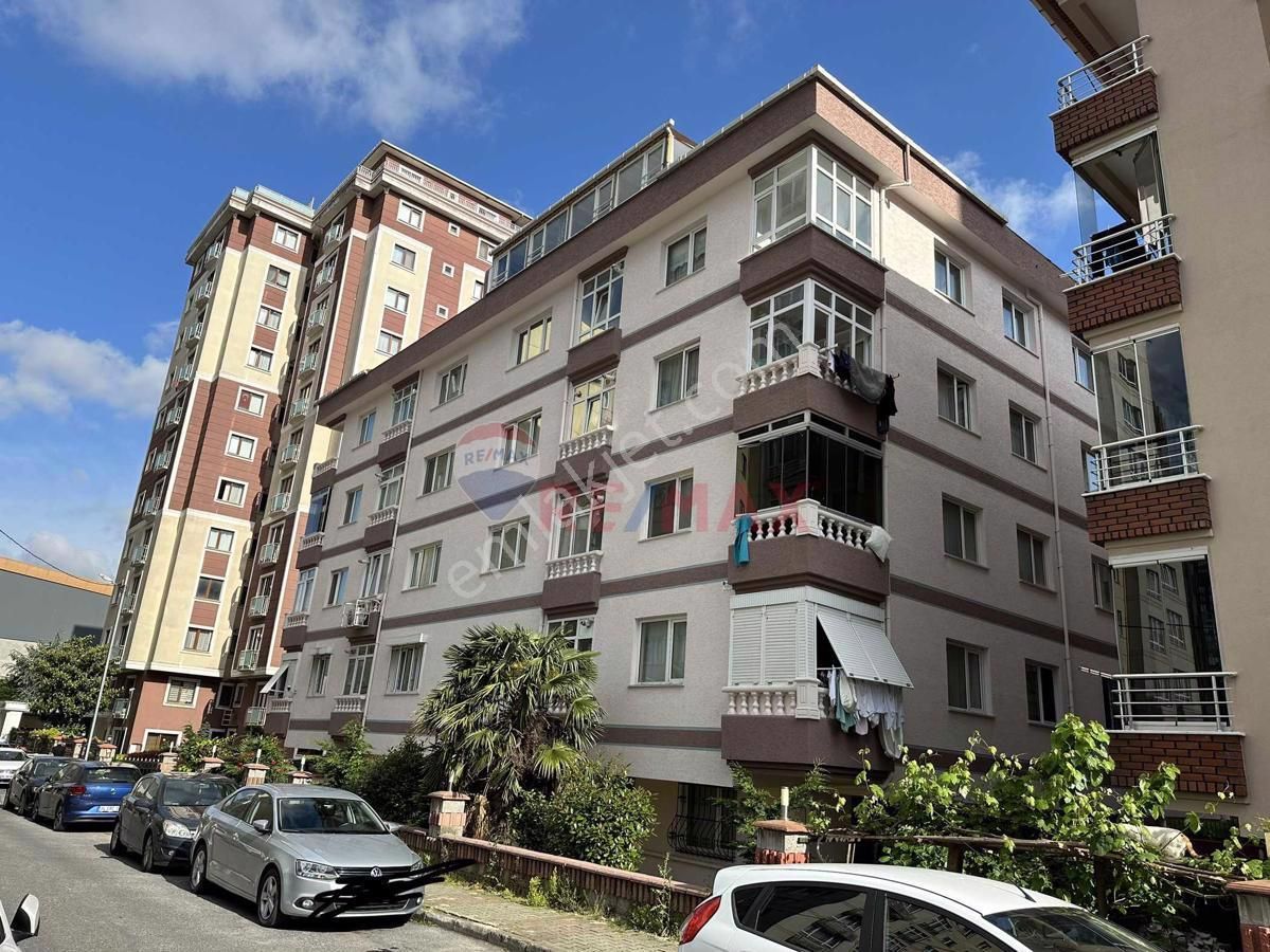 Ümraniye Elmalıkent Satılık Daire BUYAKA AVM'NİN YANI BAŞINDA 90M2 SATILIK 2+1 DAİRE.