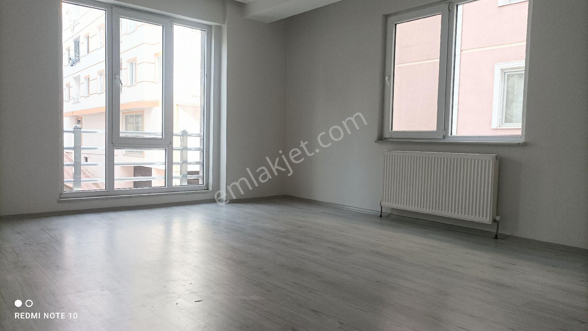 Osmancık Yeni Kiralık Daire  OSMANCIKTA ADLİYENİN YANINDA LUX ÇİFT BALKONLU 1.KAT 3.+1 DAİRE ÇİFT WC,Lİ