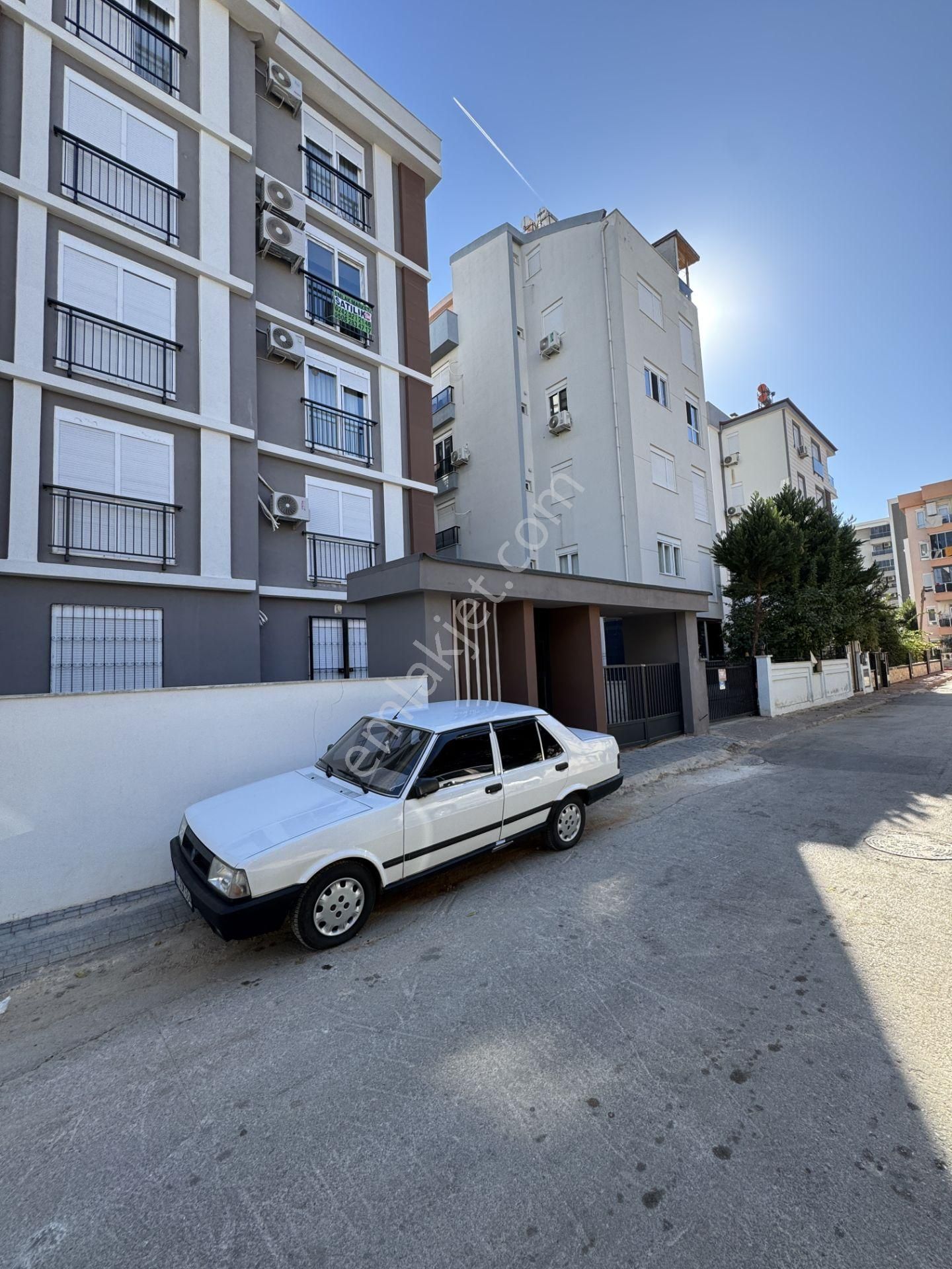 Muratpaşa Yenigün Satılık Daire  YENİGÜNDE MEVLANA CAD. YAKINI GENİŞ KULLANIŞLI 1+1 ARAKAT DAİRE