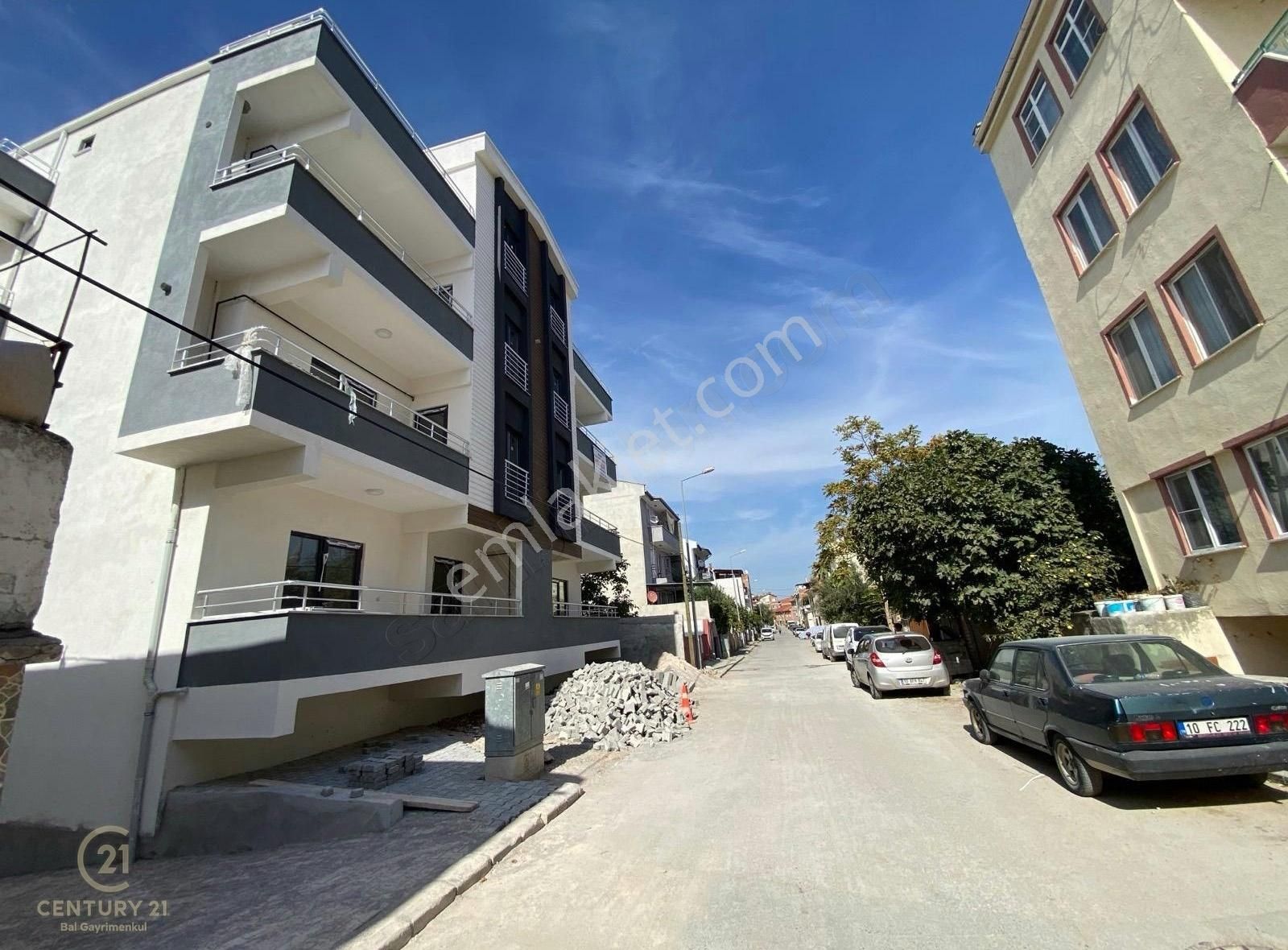 Karesi 2. Sakarya Satılık Daire CENTURY 21 BAL'DAN 2. SAKARYA'DA SATILIK GENİŞ 2+1