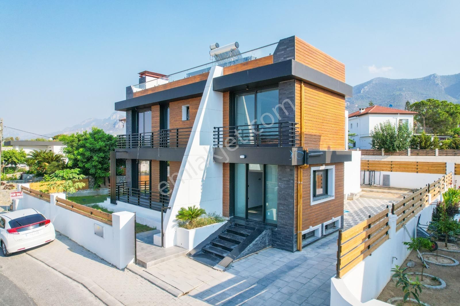 Girne Beylerbeyi Köyü Satılık Villa Girne Bellapais Bölgesinde 4+1 Satılık Lüks Villa