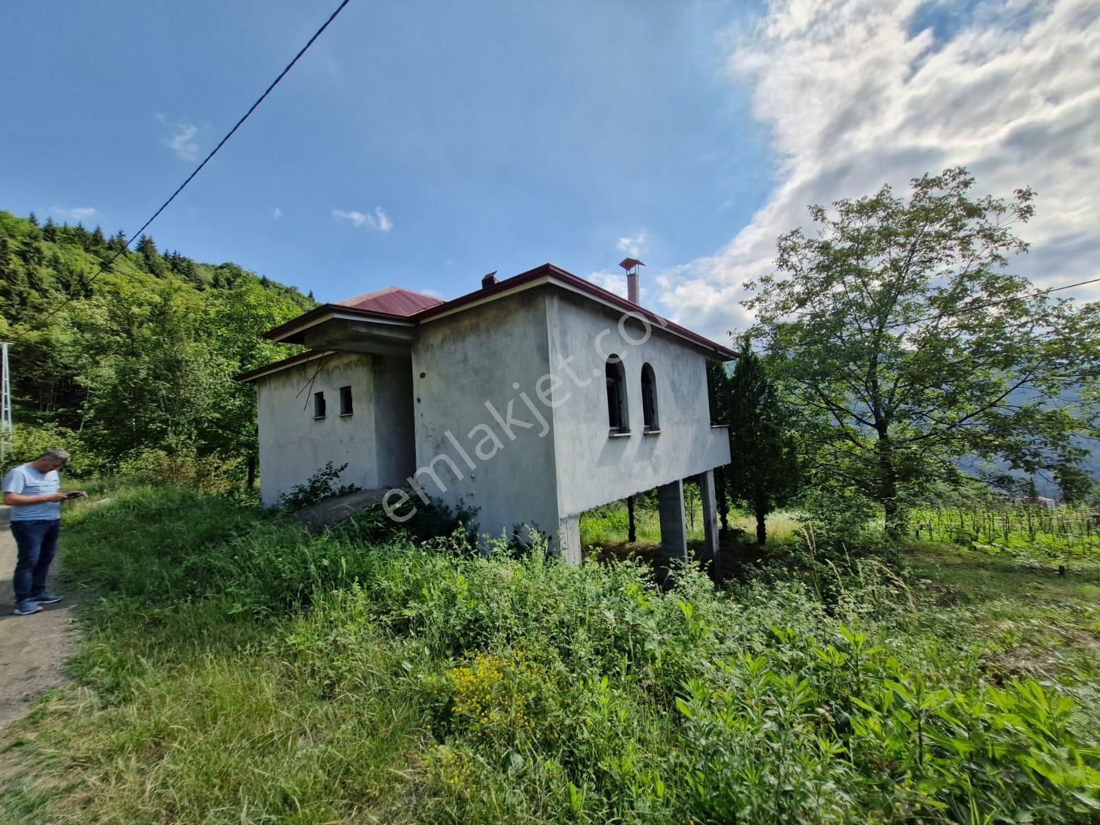 Akçaabat Derecik Satılık Tarla Trabzon Gayrimenkulden Akçaabatta Satılık Ev Ve Arsası