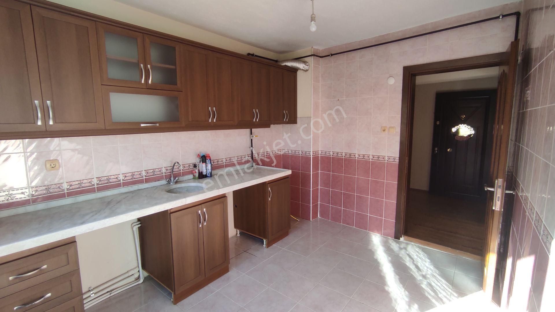 Nazilli Pınarbaşı Kiralık Daire  EGELİMDEN PINARBAŞI MH.TEK BLOK 4 CEPHE AÇIK ARAKAT DOĞALGAZLI KİRALIK DAİRE