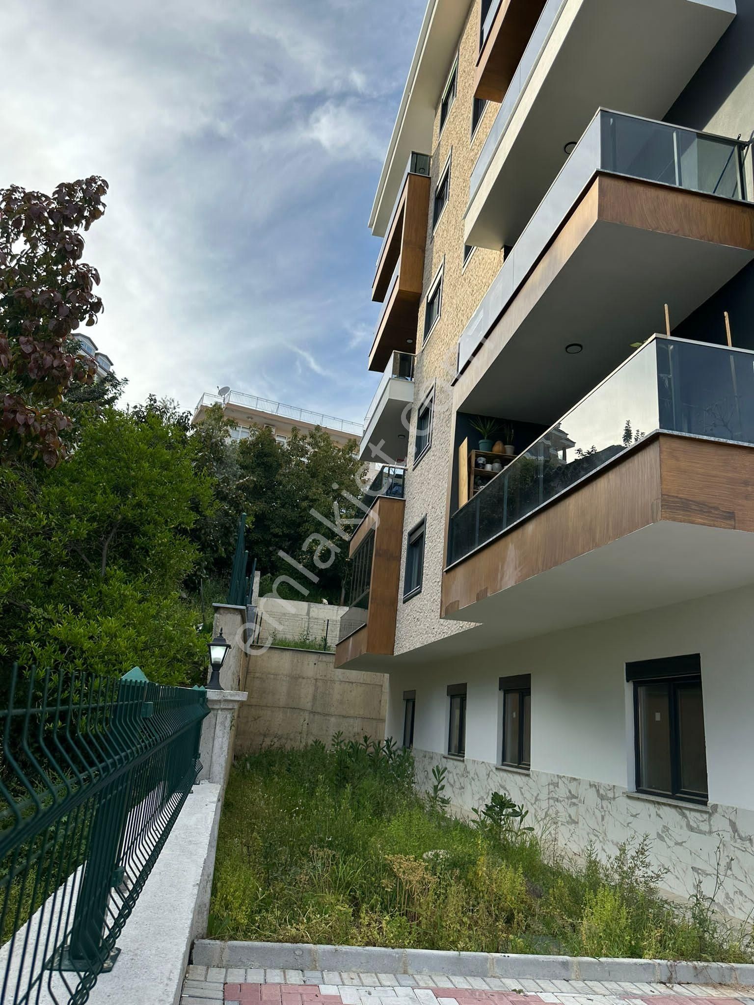 Alanya Çıplaklı Satılık Daire  ALANYA ÇIPLAKLI 2+1 100M2 EŞYALI İSKANLI DAİRE