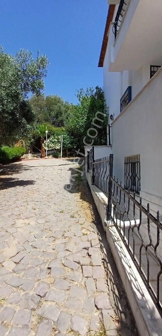 Kuşadası Türkmen Satılık Villa marina mevkii trıbleks villa