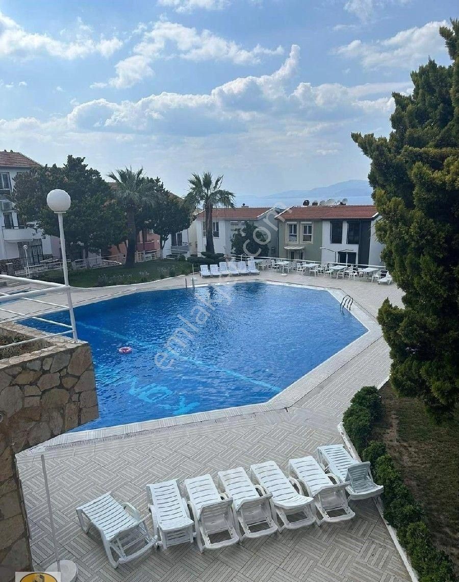 Kuşadası Bayraklıdede Satılık Villa Merkesde deniz manzaralı villa