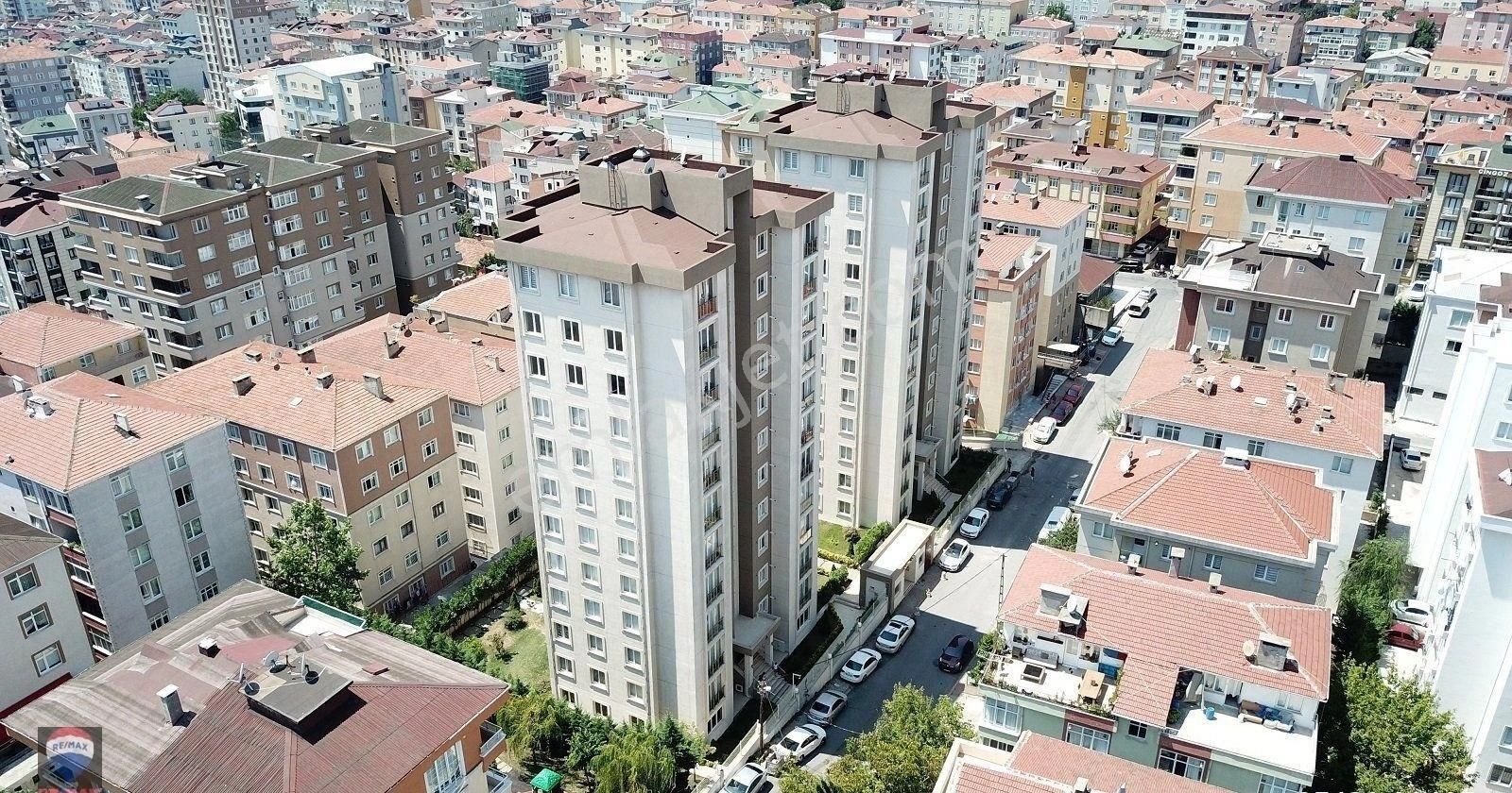 Ümraniye Tepeüstü Kiralık Daire ÜMRANİYE'DE ATAŞEHİR'E METROYA KOMŞU KİRALIK 3+1 LÜKS SİTE DAİRESİ