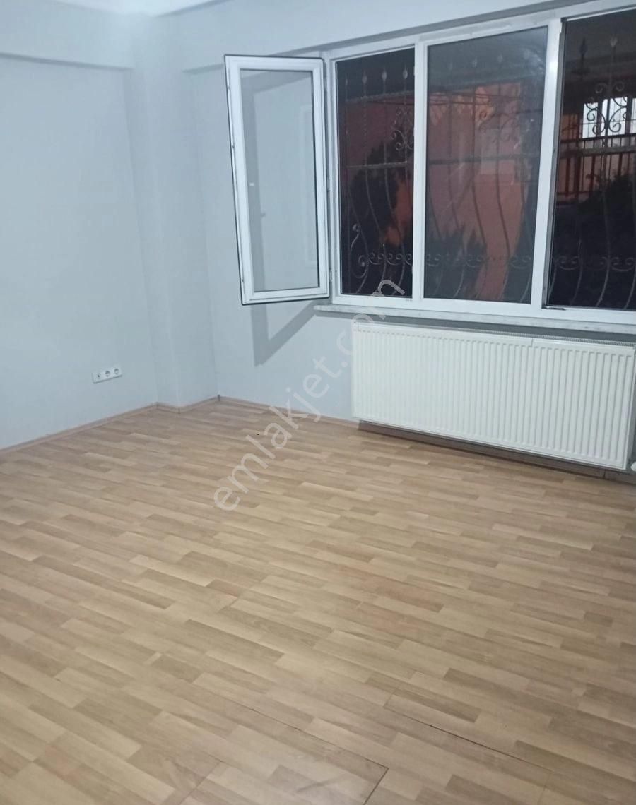 Kağıthane Yeşilce Kiralık Daire BARBAROS CAD. 160M2  2+2 BÜYÜK BAHÇELİ,RESİMLER GECE ÇEKİLMİŞTİR