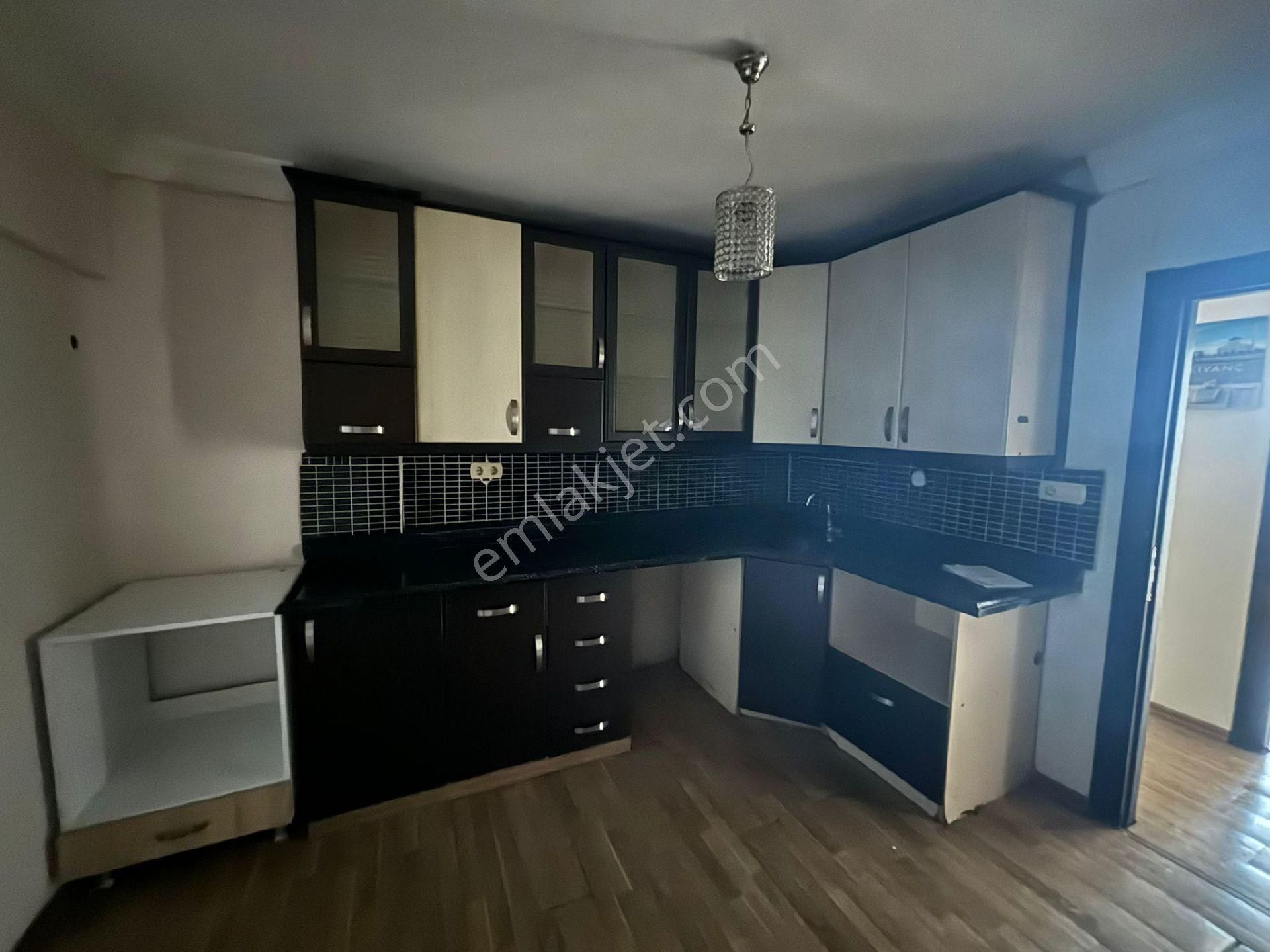 Seyhan Yeşilyurt Kiralık Daire Yeşilyurt Mh En Nezih Sitesinde 10/1katı 3+1 Daire Nerede İse Beleş Aylık 13.500 Tl