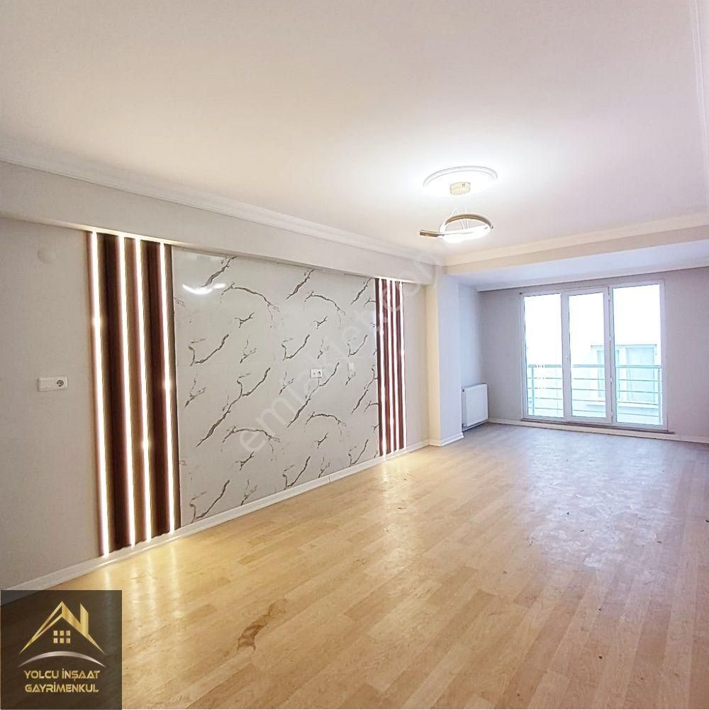 Esenyurt İncirtepe Satılık Daire  İNCİRTEPE'DE SATILIK 140M2 3+1 EBEVEYN BANYOLU ARAKAT DAİRE FIRSATI