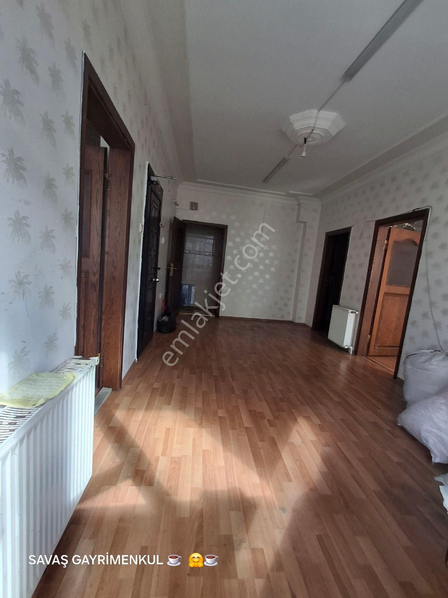 Küçükçekmece Atatürk Kiralık Daire Savaş Emlak'tan kiralık 3+1 daire 1.kat 