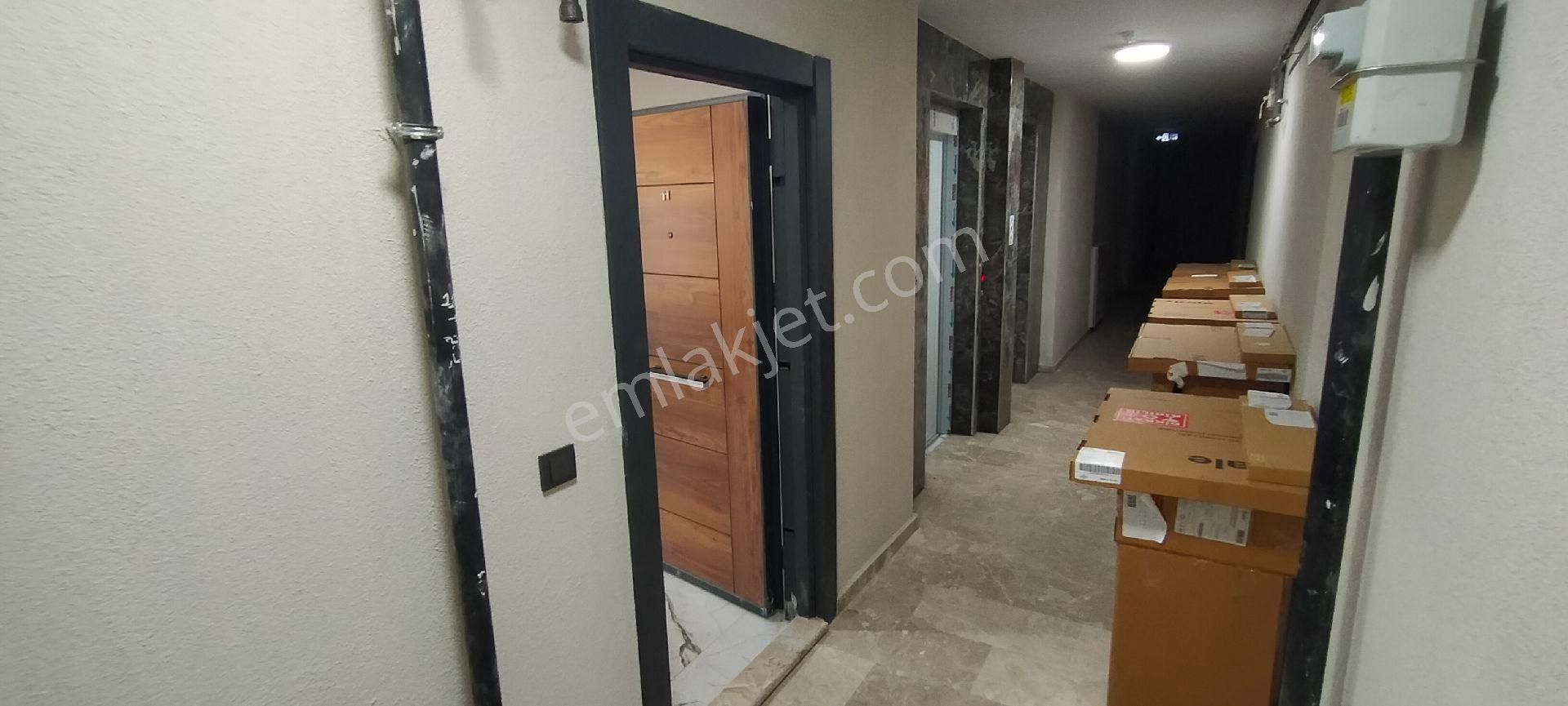 Çekmeköy Ekşioğlu Satılık Daire Takaslı Çekmeköy Satılık 3+1 125m² 3.kat Btk St Kp Oto Ebv Banyo