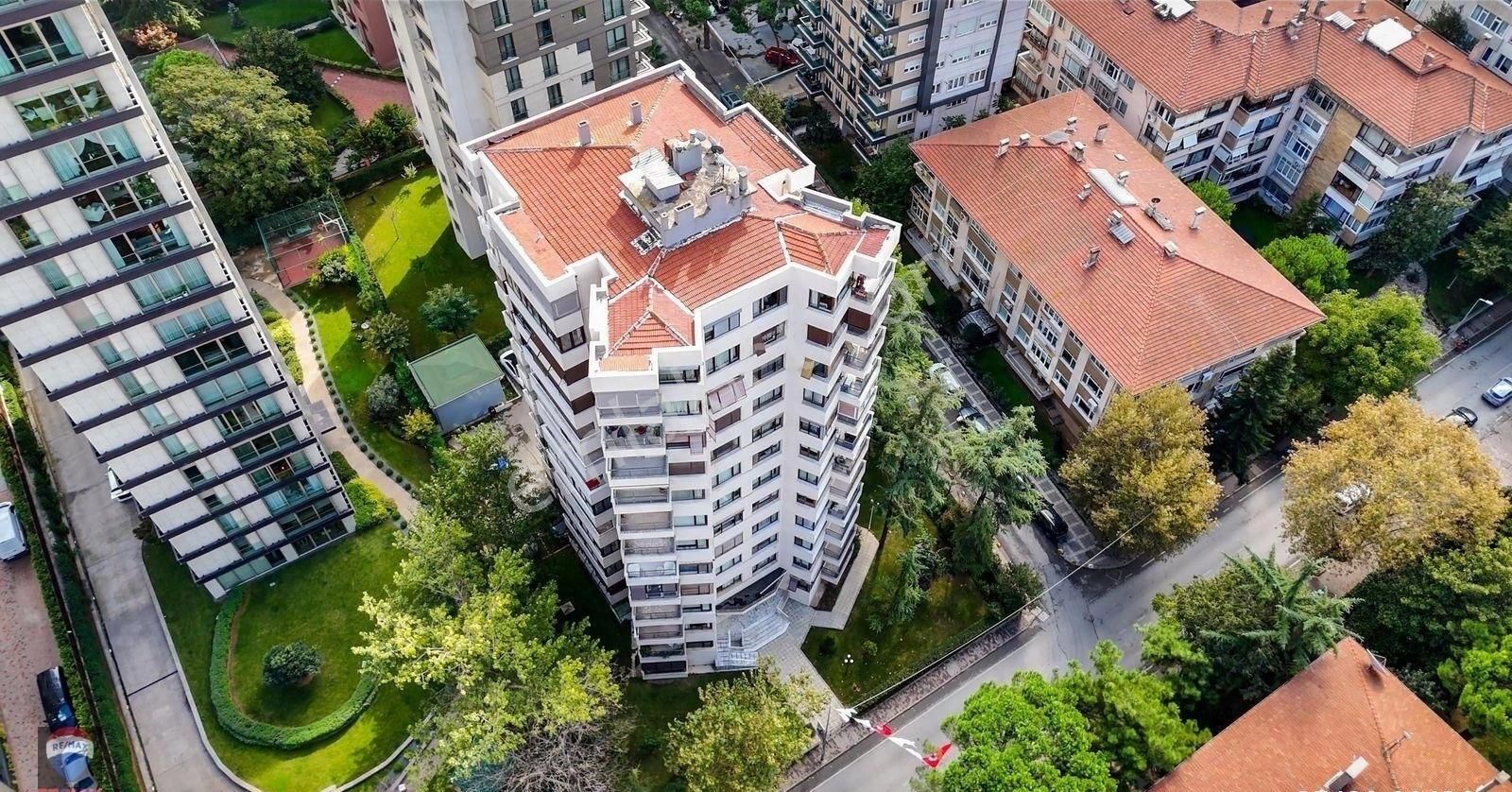 Kadıköy Erenköy Satılık Daire ETHEMEFENDİ CADDESİNDE 140M2 NET DAİRE