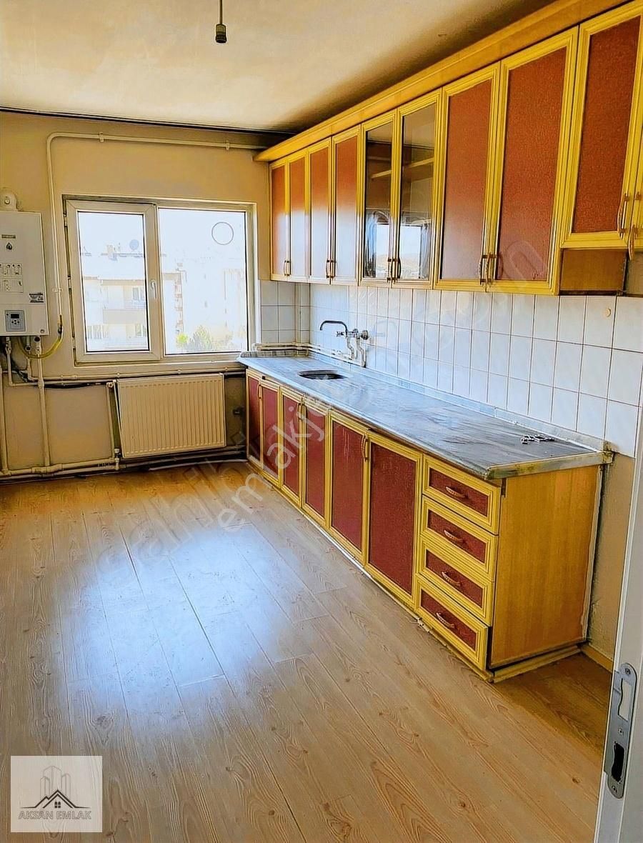 Sivas Merkez Diriliş Kiralık Daire AKSAN EMLAK'TAN KÜMBETTE KİRALIK 3+1 DAİRE!