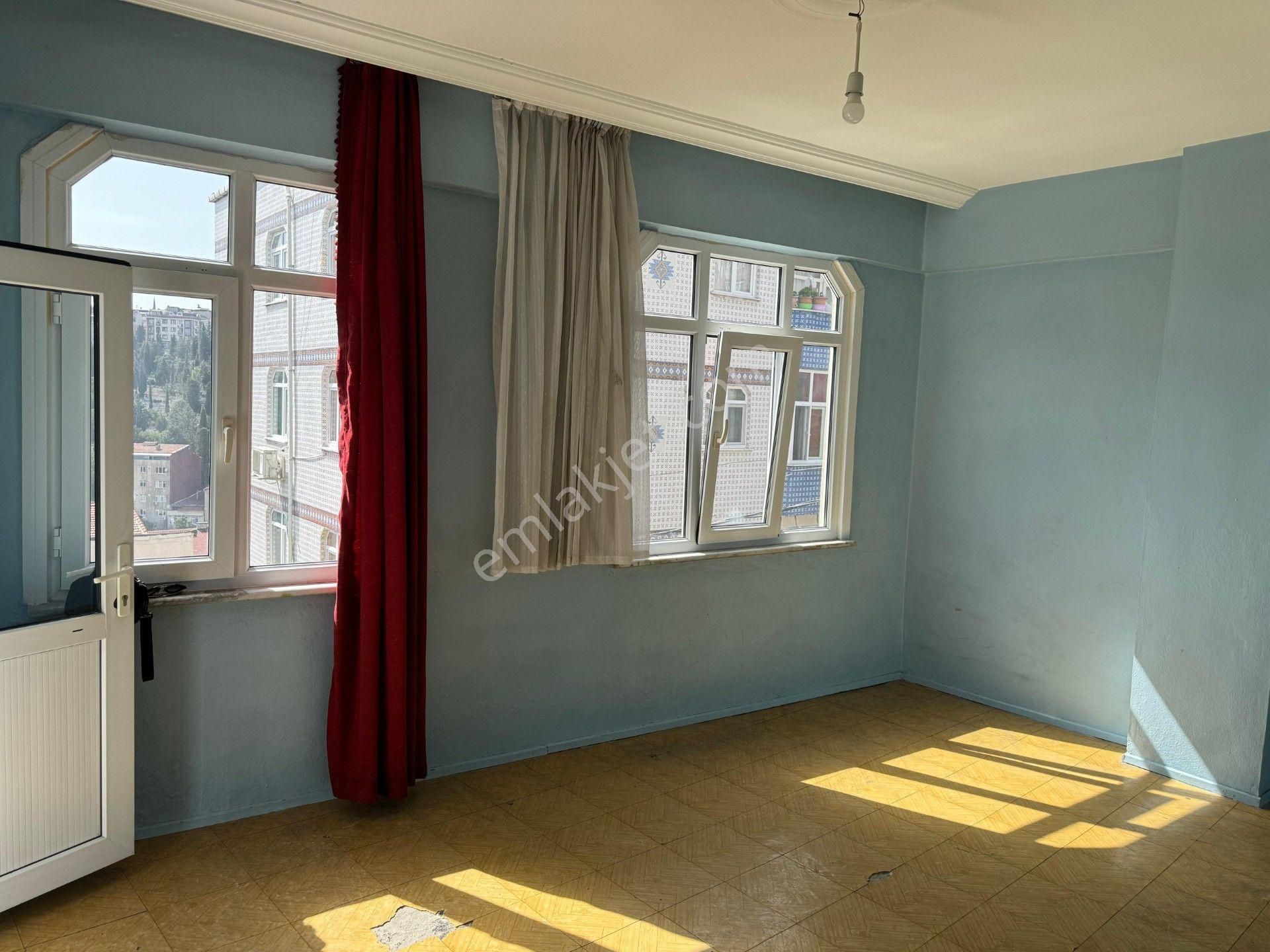 Beyoğlu Fetihtepe Satılık Daire  Beyoğlu'nda Satılık (Kiracısı Olmayan) 90 m2 Daire