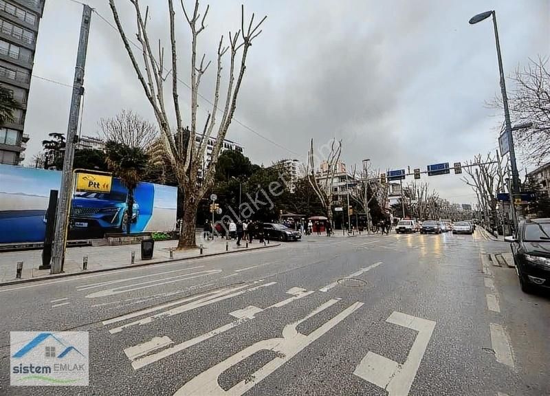 Kadıköy Suadiye Kiralık Dükkan & Mağaza Bağdat caddesi suadiye devirsiz mağaza