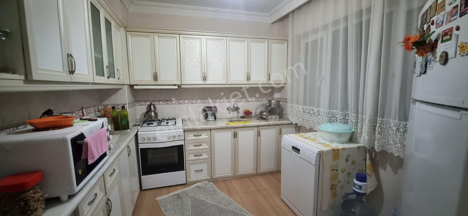 Nazilli Altıntaş Kiralık Daire   Tombul Emlaktan Cumhuriyet Mahallesinde 3+1 Kiralık Daire