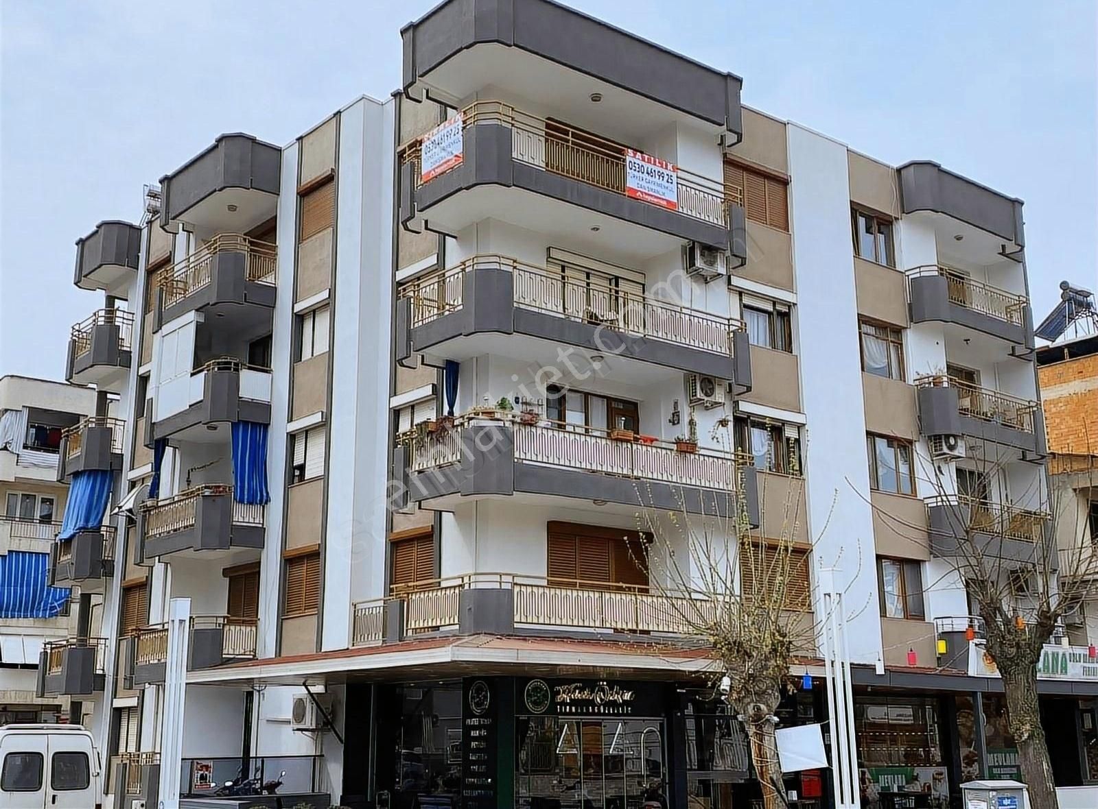 Salihli Aksoy Satılık Daire SÜPER KONUMDA SATILIK 3+1 FERAH DAİRE.