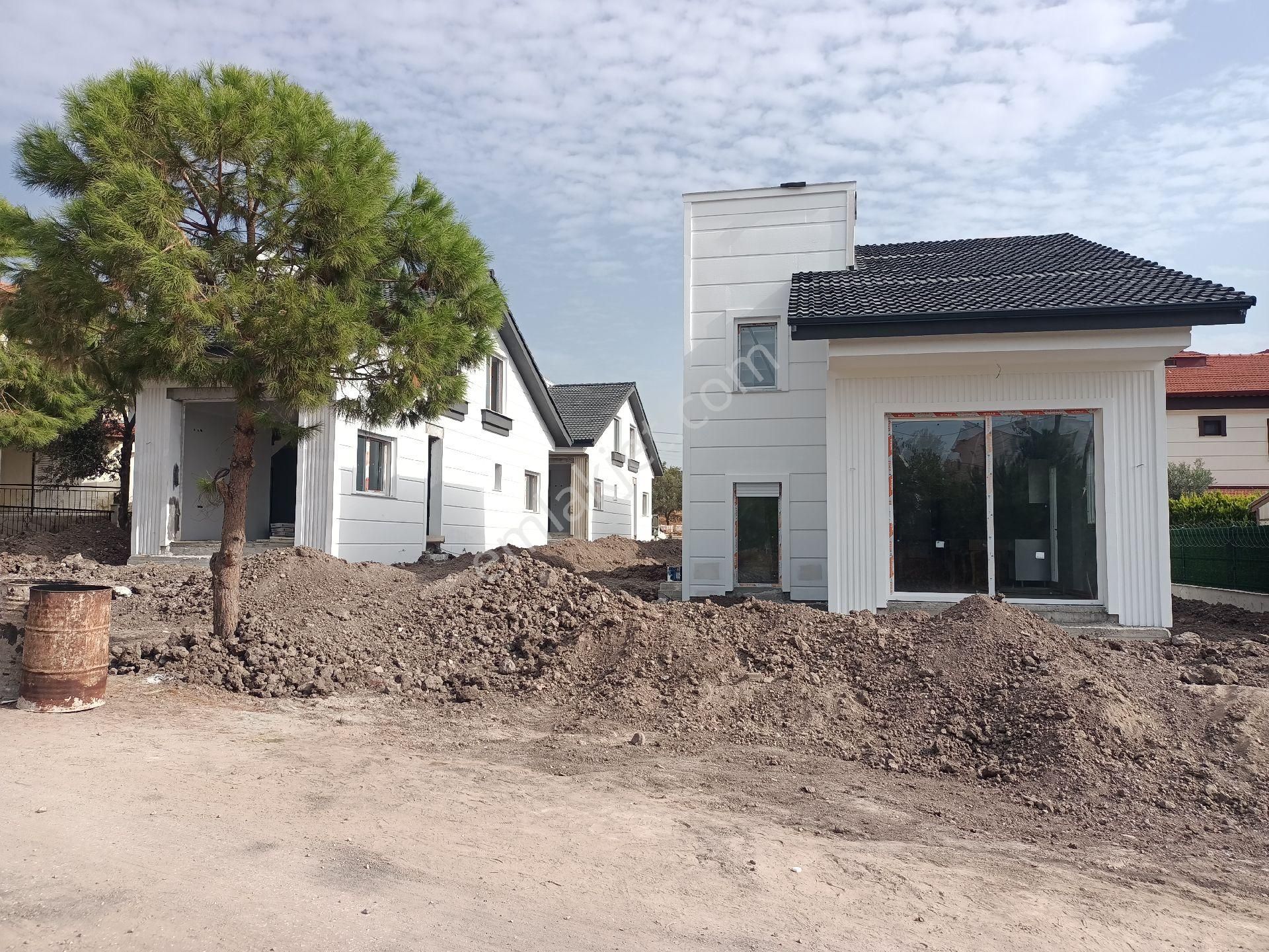 Çandarlı'da 1+1/2+1 Daireler Ve 4 Adet Lüks Villa - Görsel 4